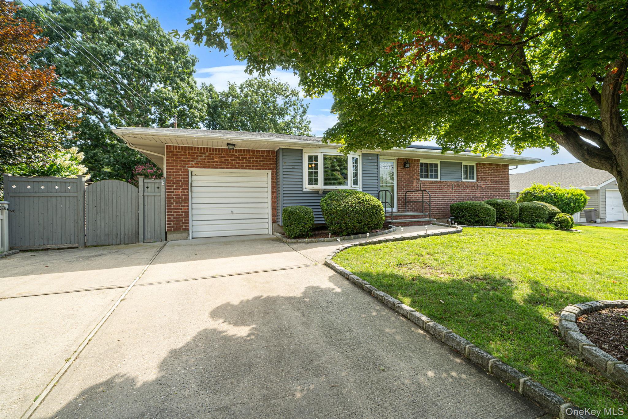 285 W 9th Street – For Sale photo 2