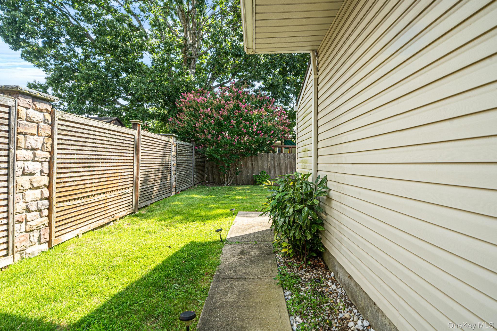 285 W 9th Street – For Sale photo 28