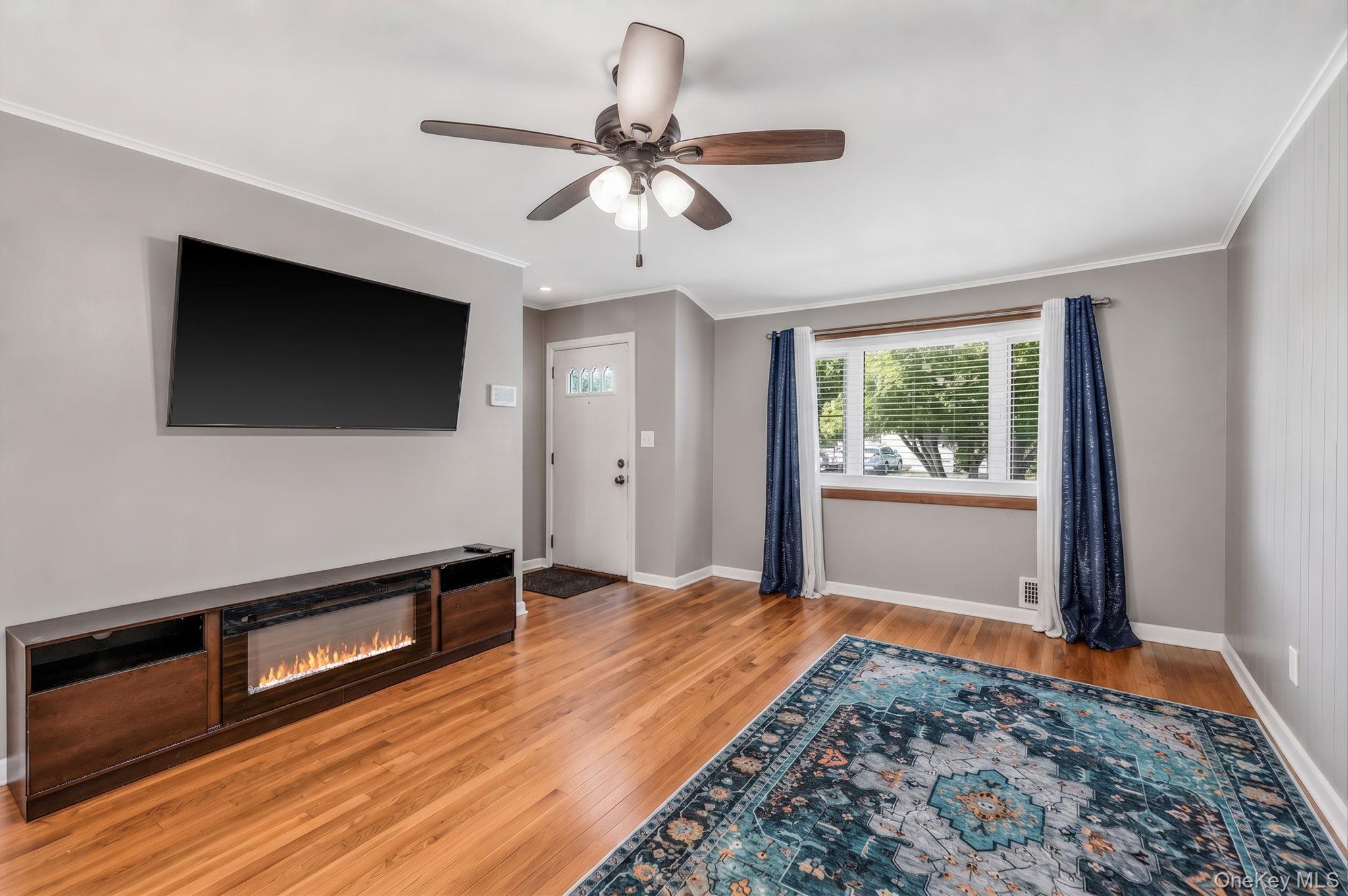 285 W 9th Street – For Sale photo 4