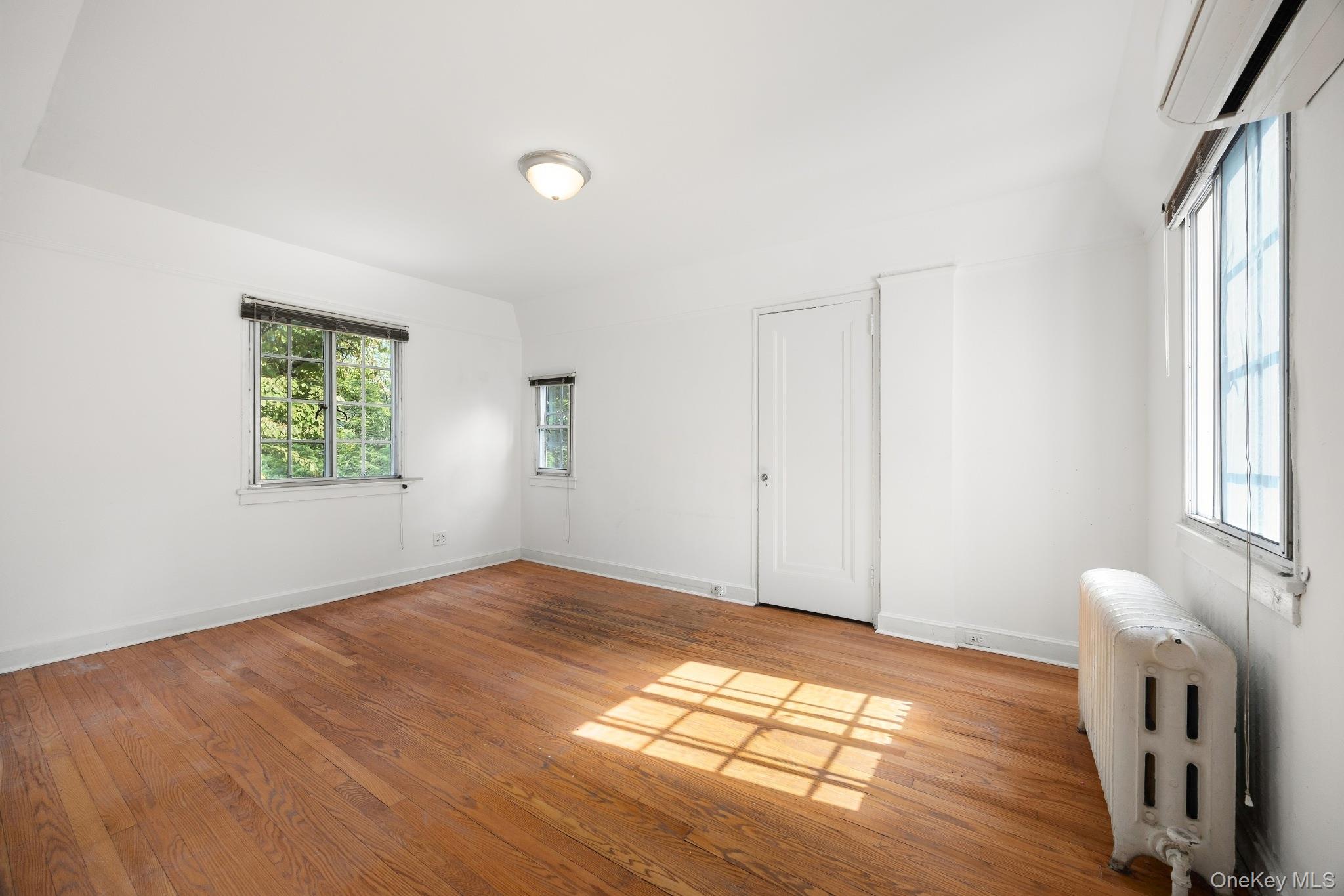2 Byworth Road – For Rent photo 13