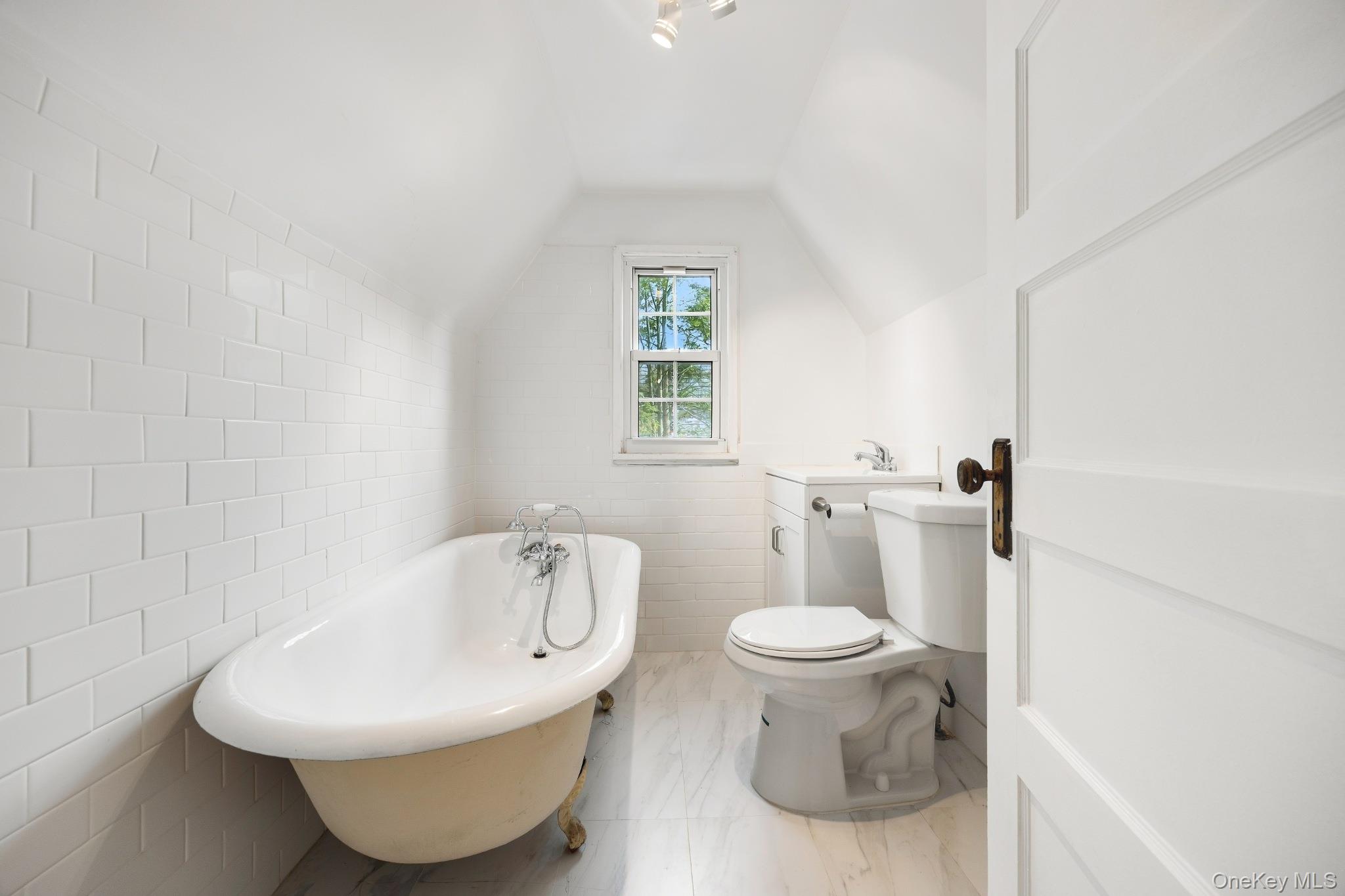 2 Byworth Road – For Rent photo 27