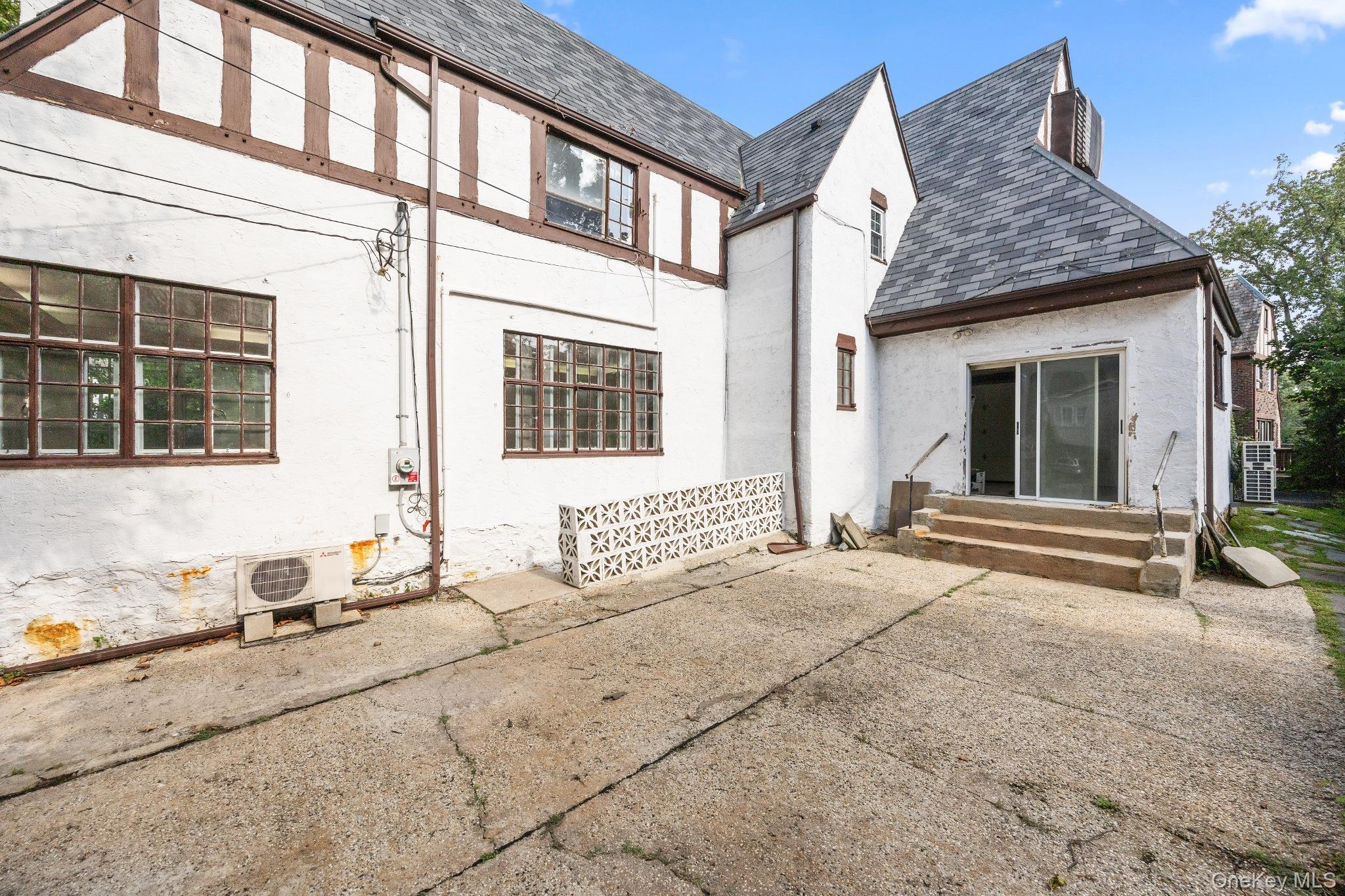 2 Byworth Road – For Rent photo 33