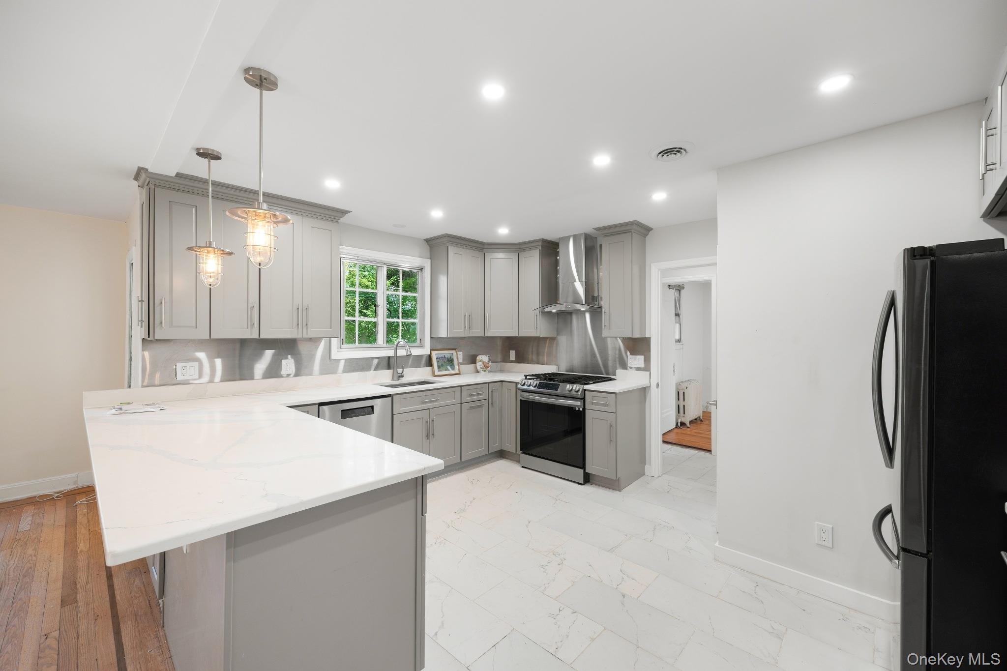 2 Byworth Road – For Rent photo 8
