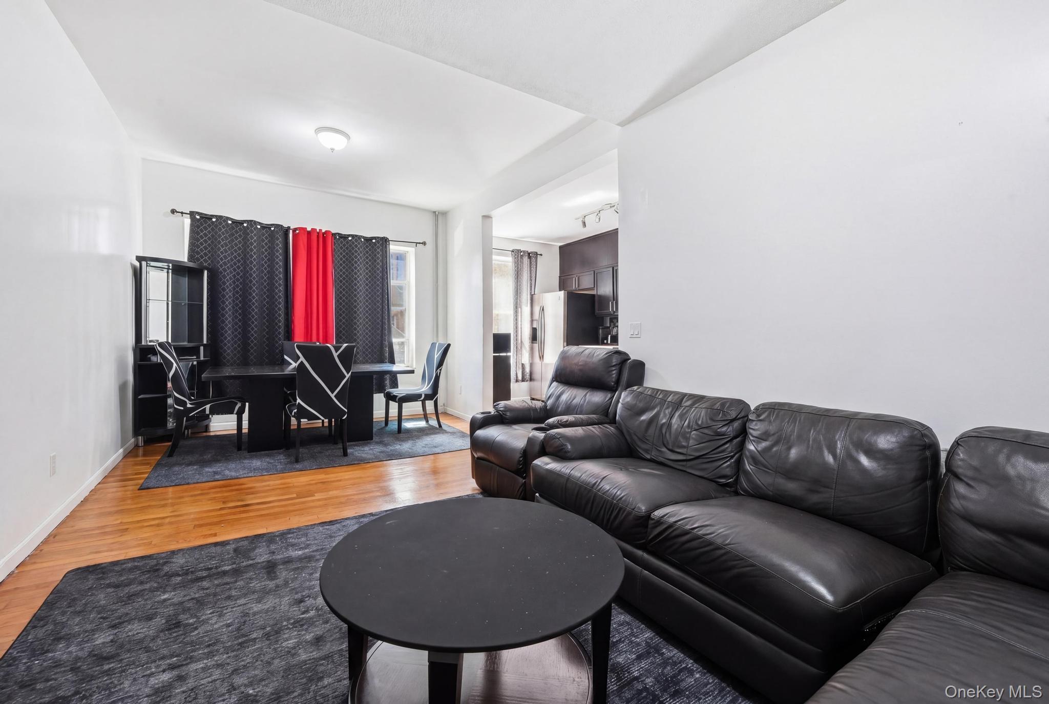 1086 Blake Avenue – For Sale photo 7
