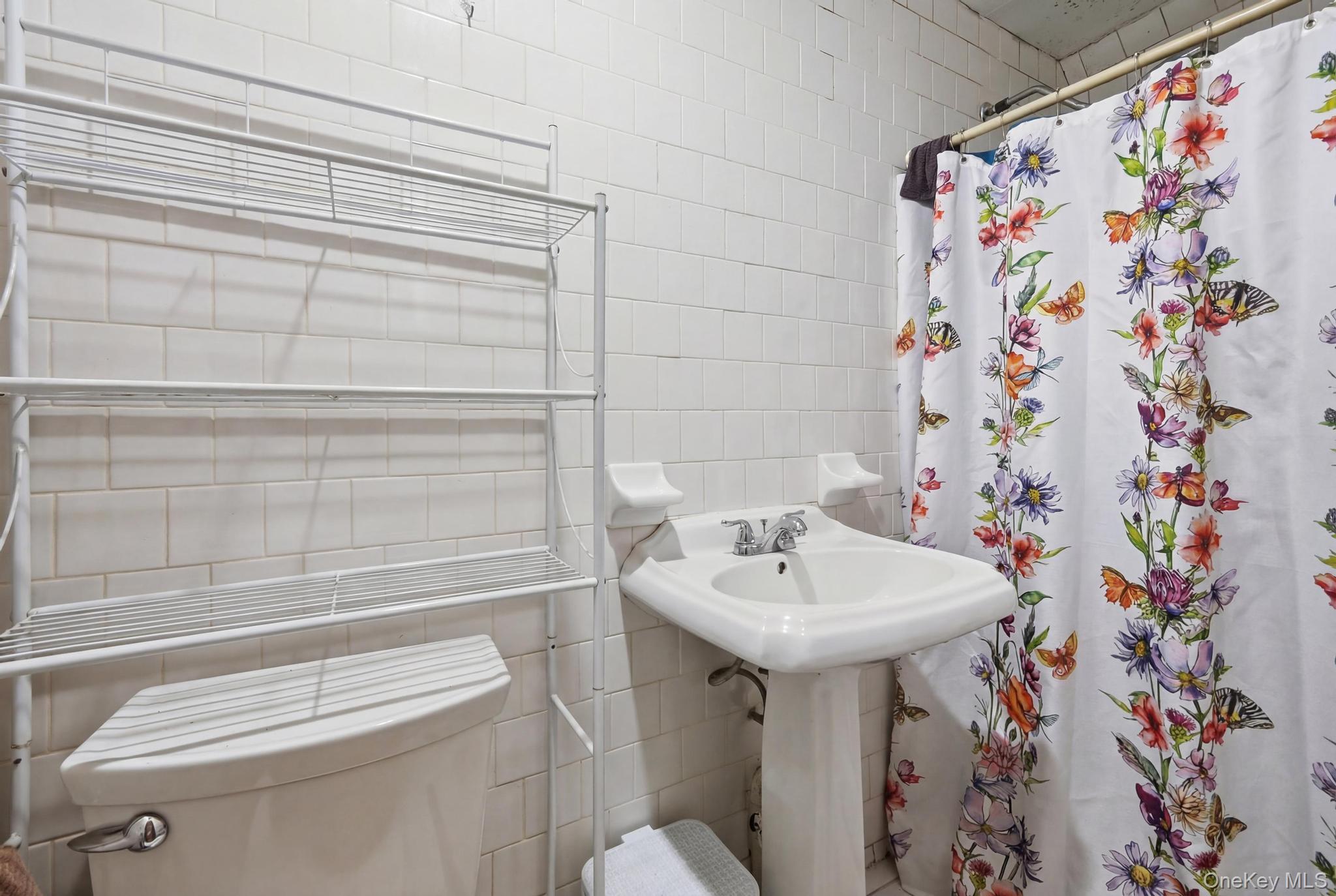 1086 Blake Avenue – For Sale photo 21