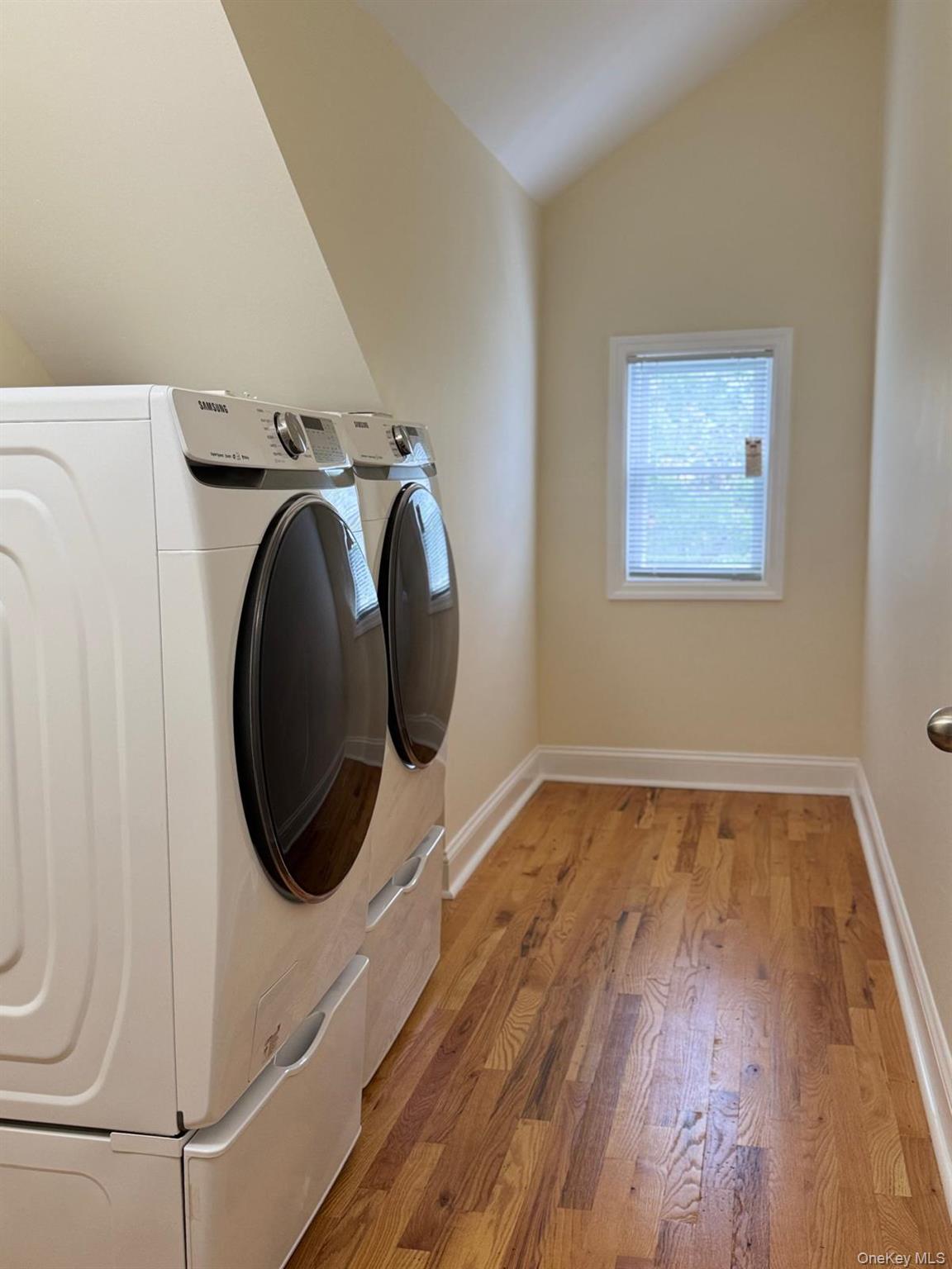 16 Park Avenue, Unit 1 photo 2