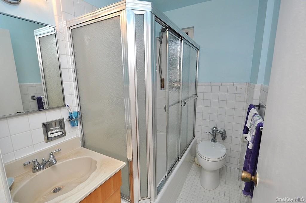 209 Garth Road, Unit 2M photo 6