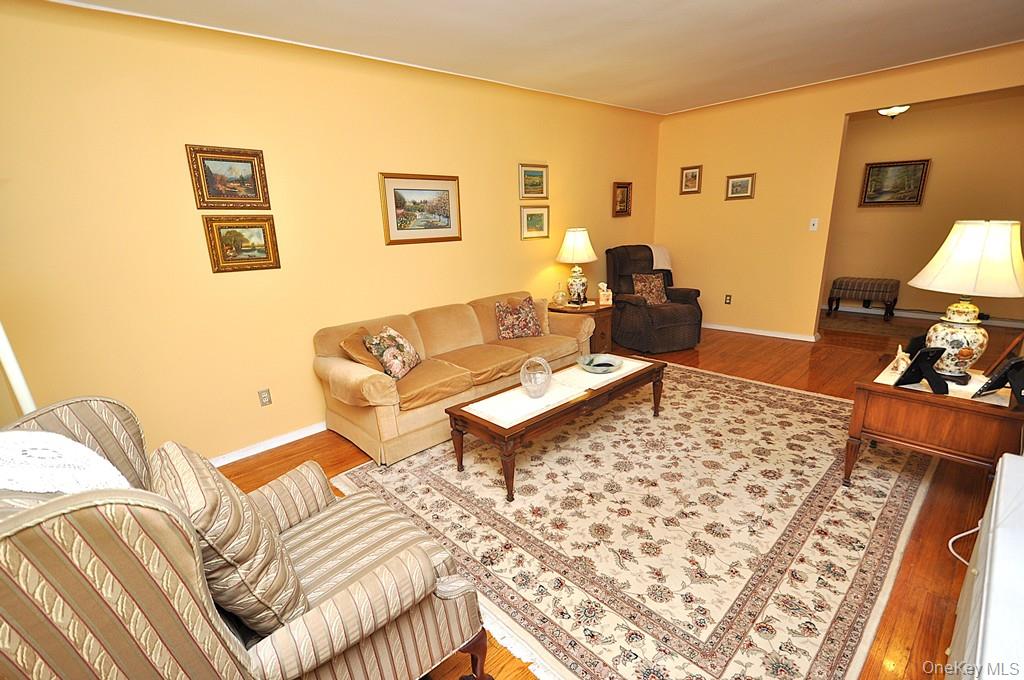 209 Garth Road, Unit 2M photo 10