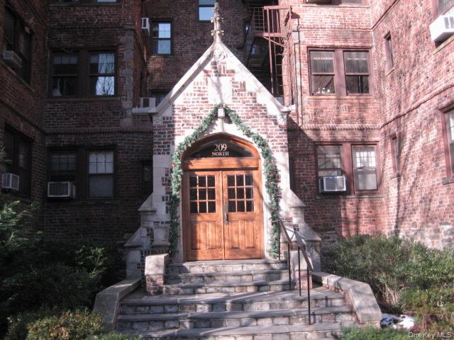 209 Garth Road, Unit 2M photo 30