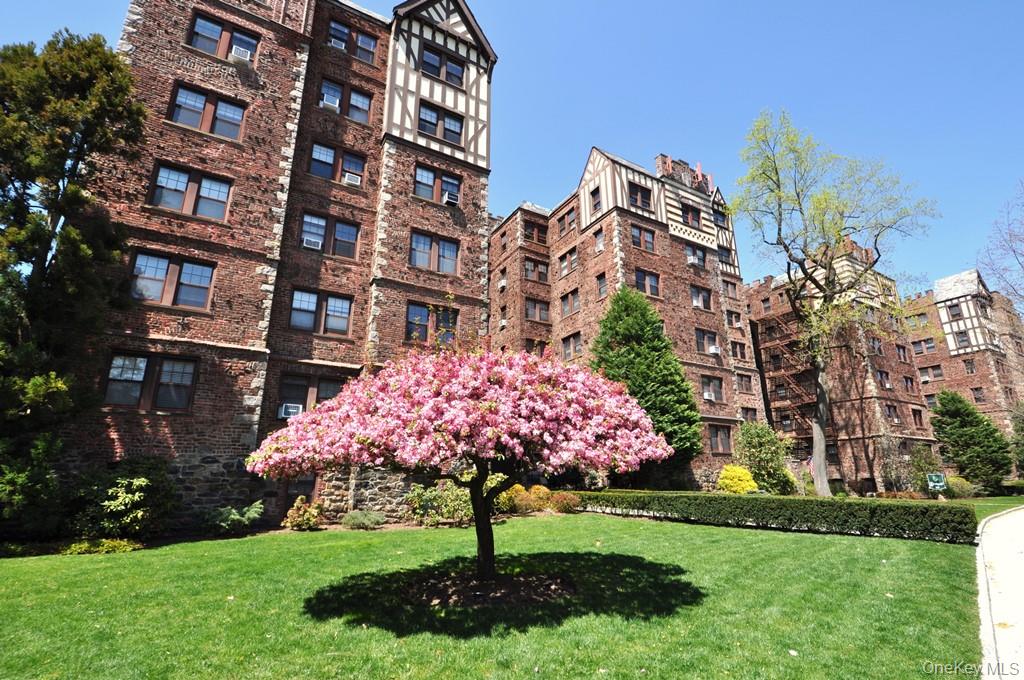 209 Garth Road, Unit 2M photo 3