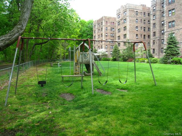 209 Garth Road, Unit 2M photo 29