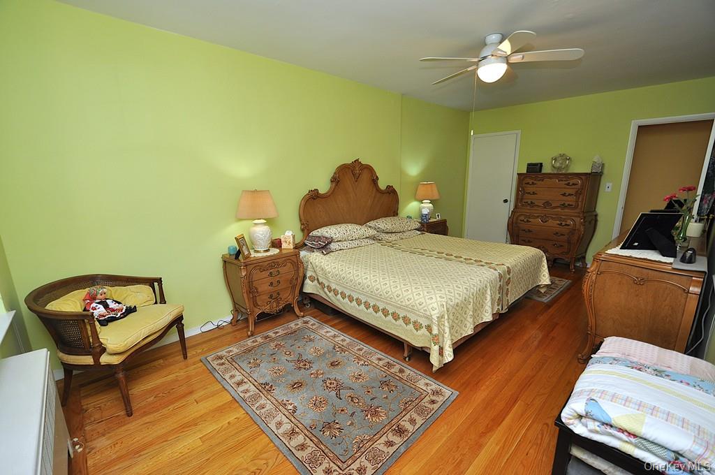 209 Garth Road, Unit 2M photo 22