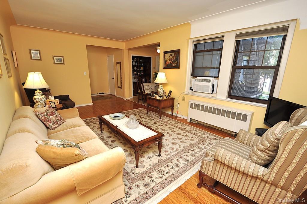 209 Garth Road, Unit 2M photo 7