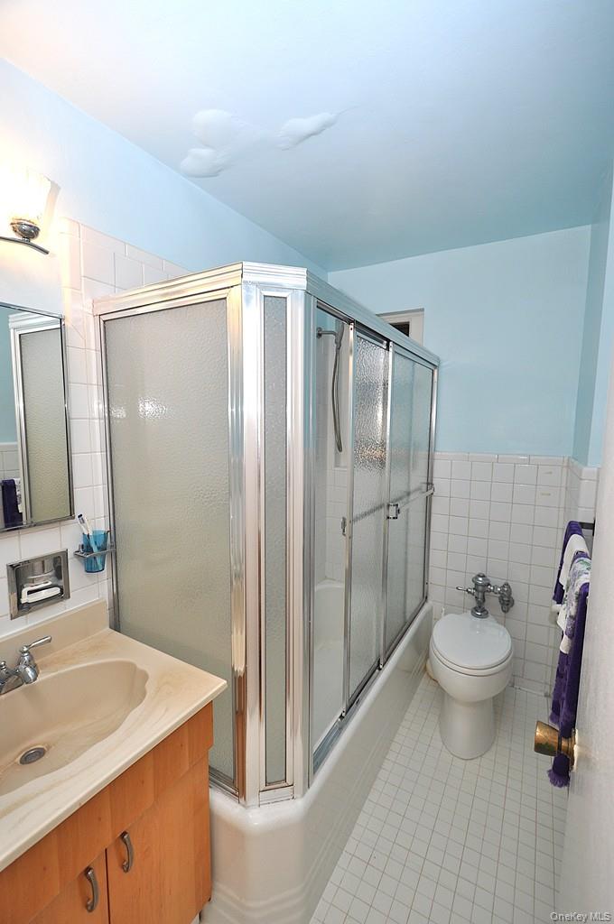209 Garth Road, Unit 2M photo 25