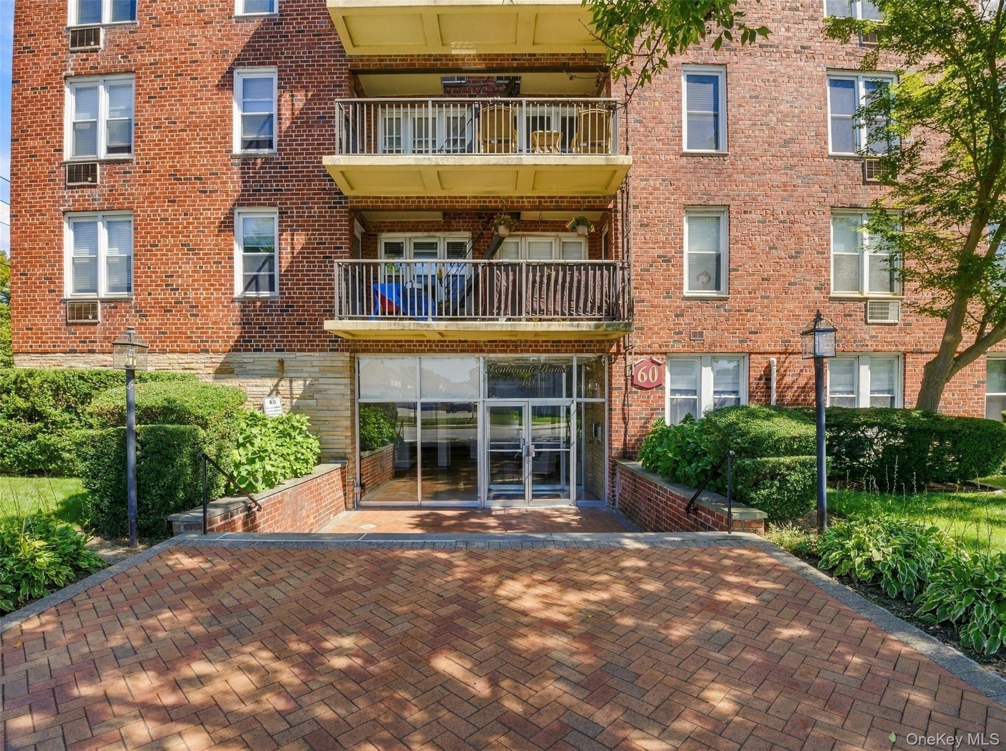 60 Hempstead Avenue, Unit 2H photo 17