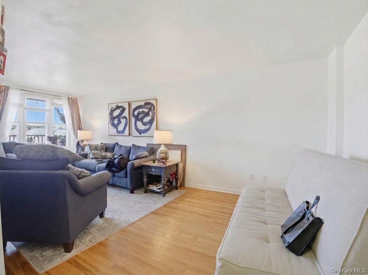 60 Hempstead Avenue, Unit 2H photo 4