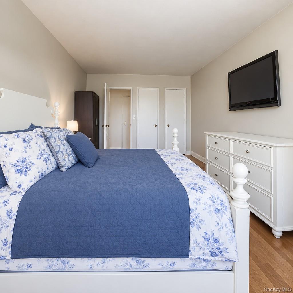 60 Hempstead Avenue, Unit 2H photo 9
