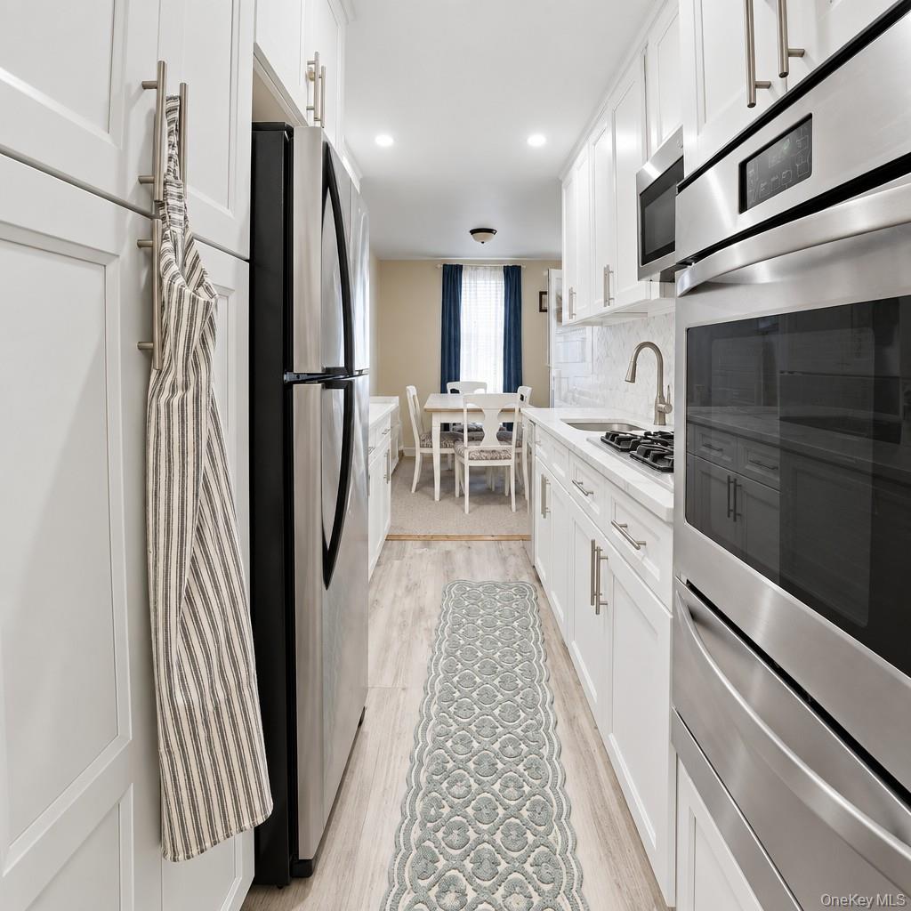60 Hempstead Avenue, Unit 2H photo 8