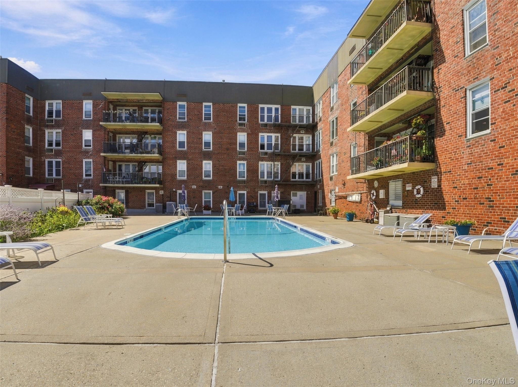 60 Hempstead Avenue, Unit 2H photo 14