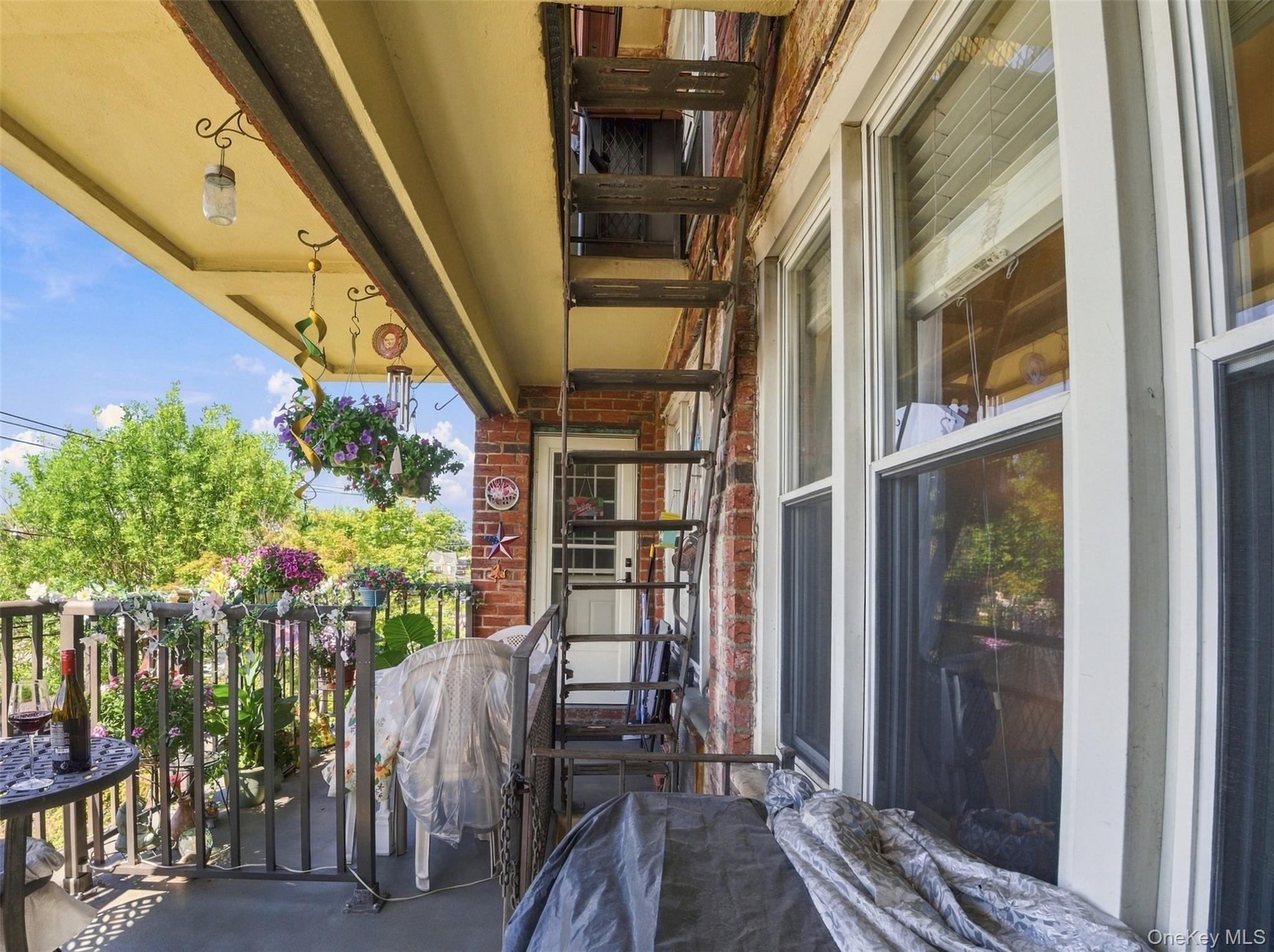 60 Hempstead Avenue, Unit 2H photo 2