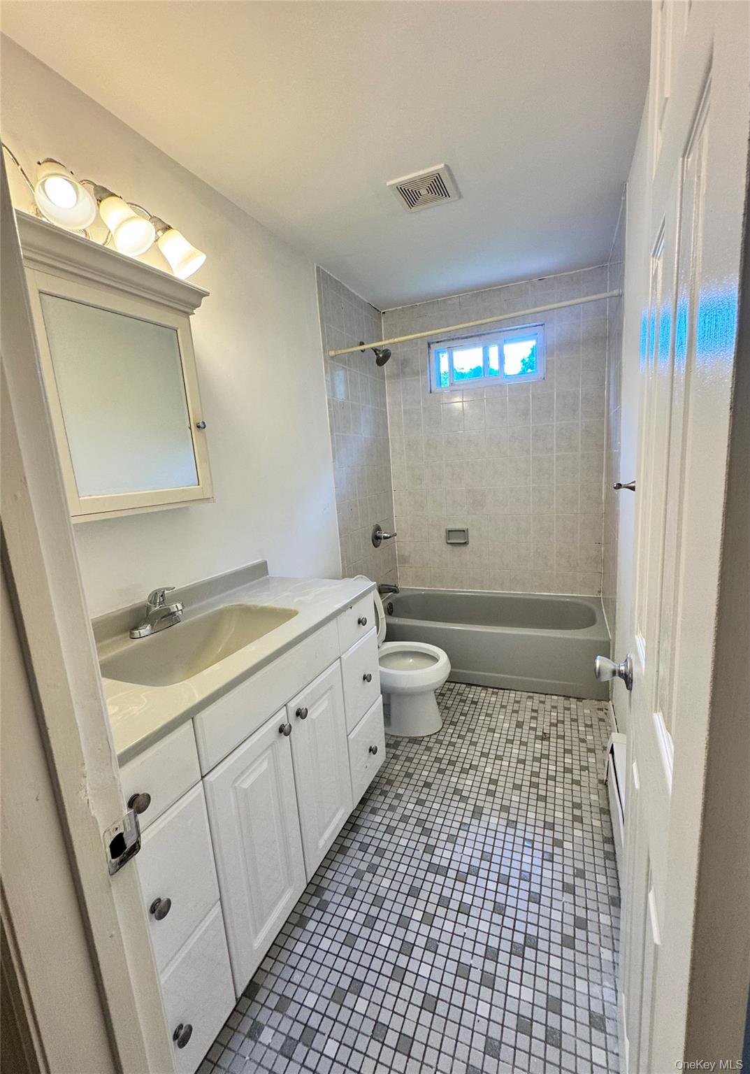 260 Oceanside Street – For Rent photo 11