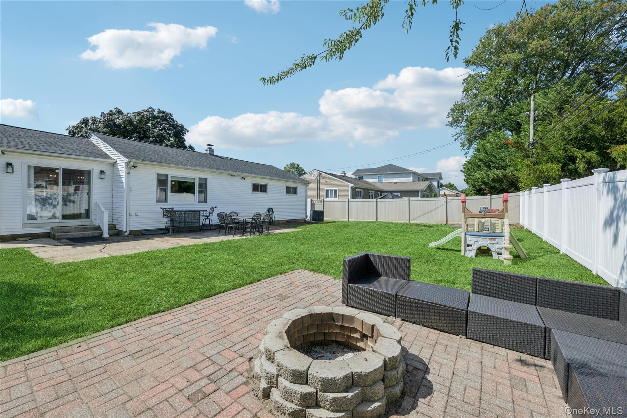 12 Lillian Lane – For Sale photo 35