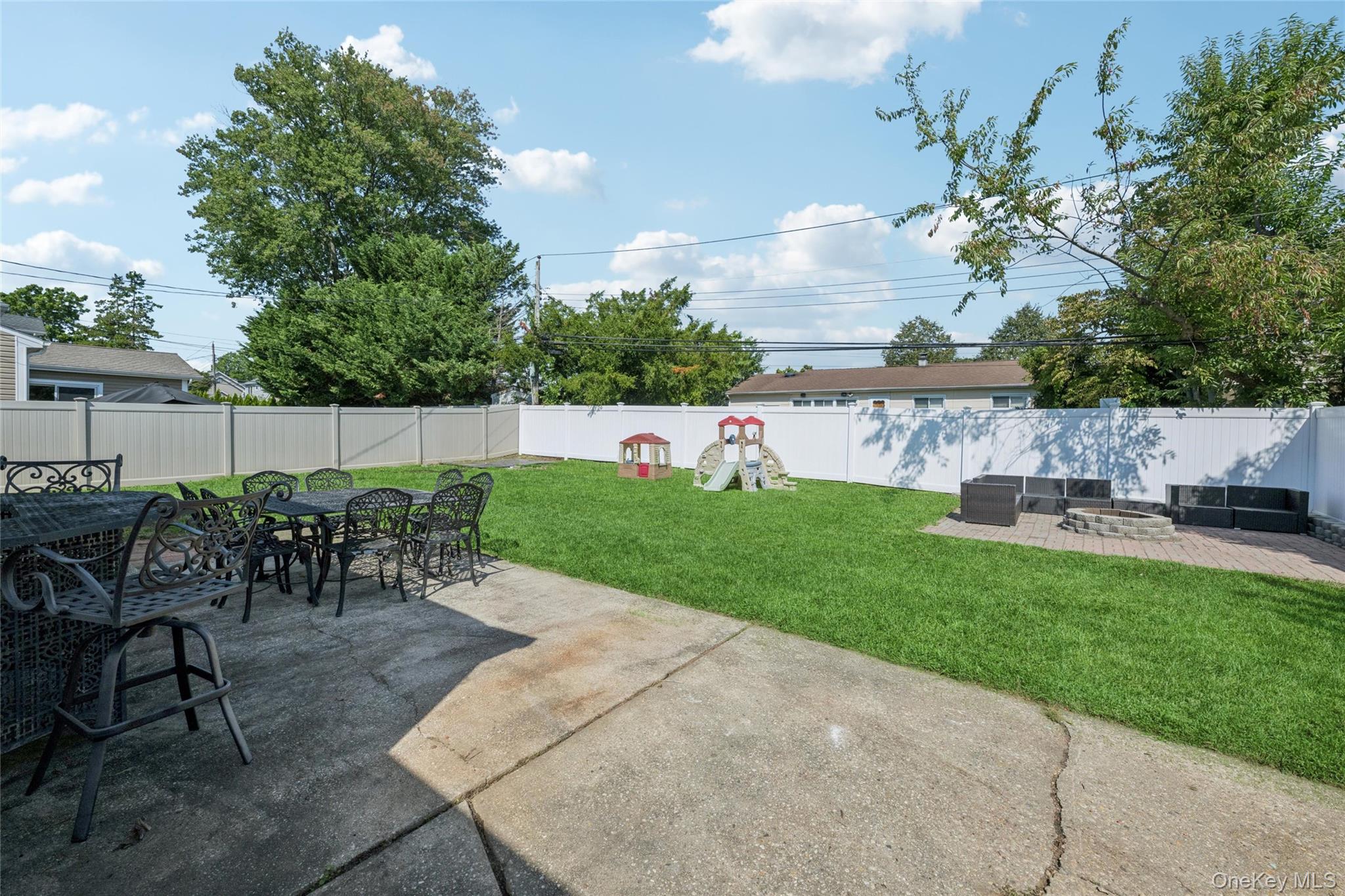 12 Lillian Lane – For Sale photo 34