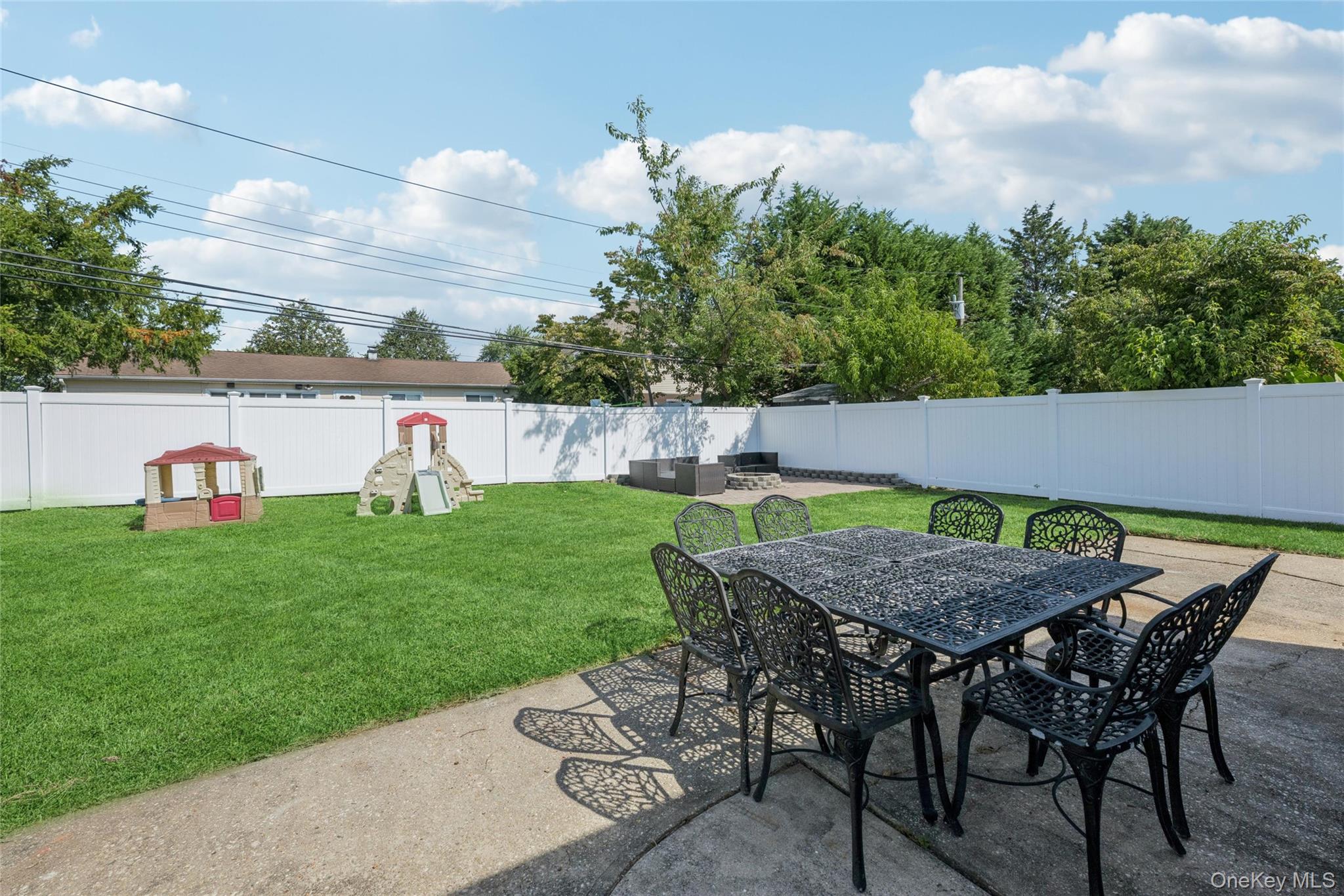 12 Lillian Lane – For Sale photo 36
