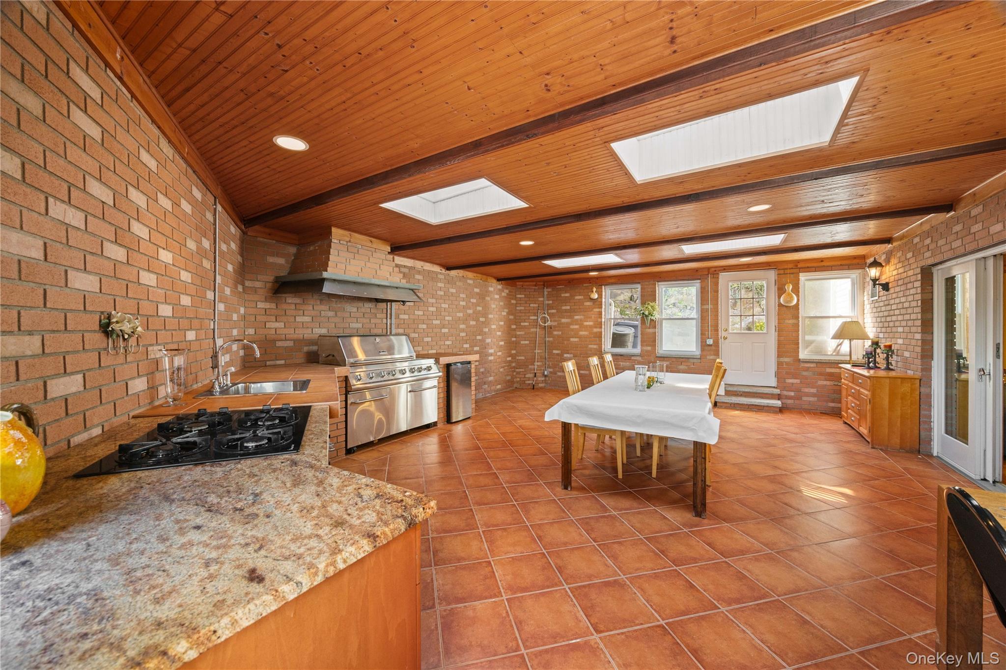 81 Avondale Road – For Sale photo 33