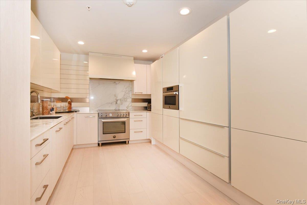 100 Harbor View Drive, Unit 401 photo 17