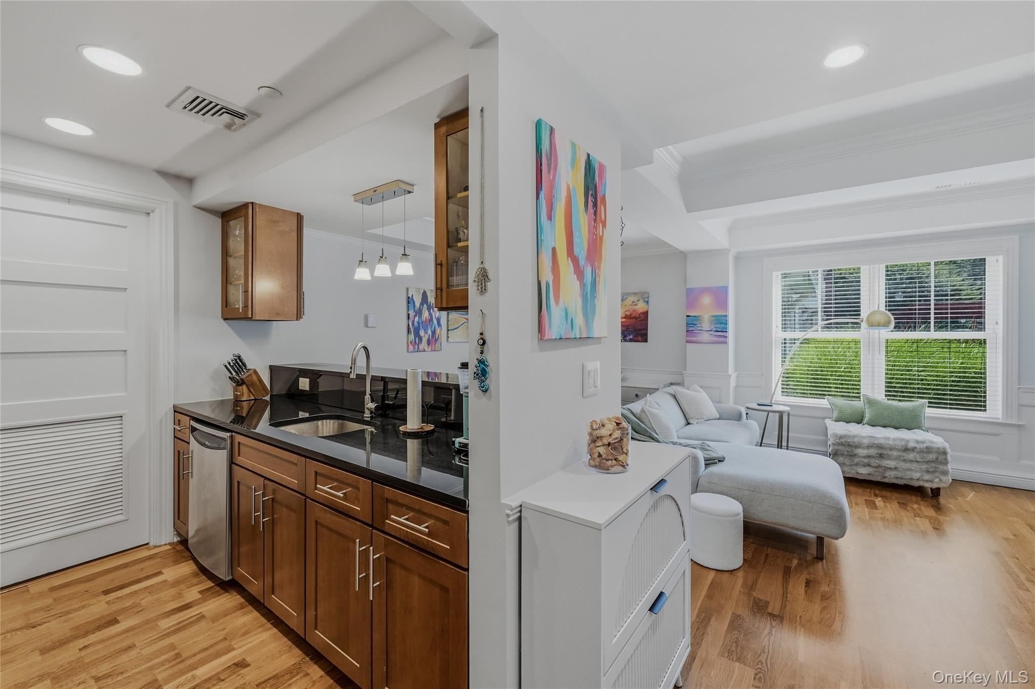 225 Stanley Avenue, Unit 121 photo 2