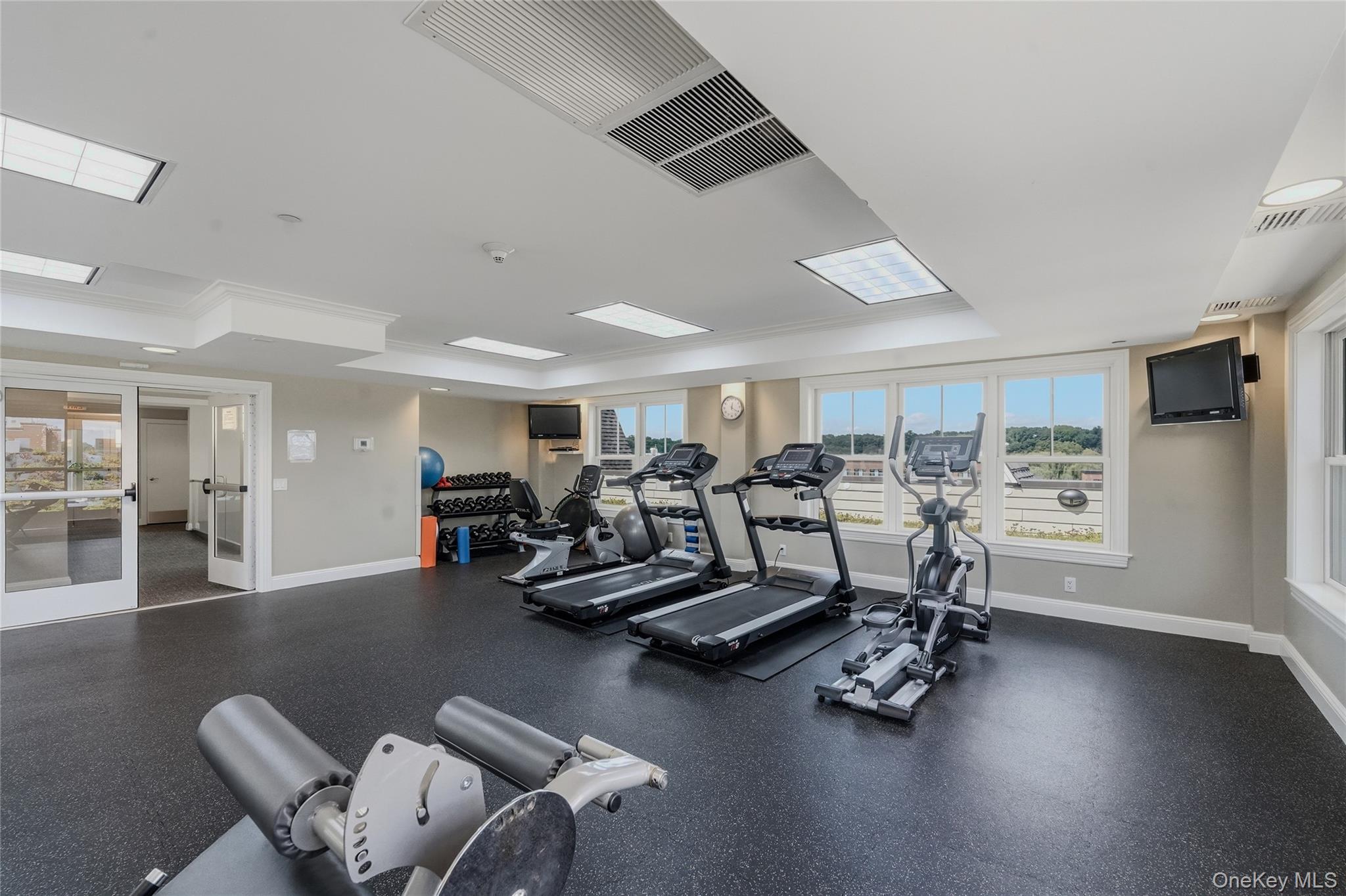 225 Stanley Avenue, Unit 121 photo 23