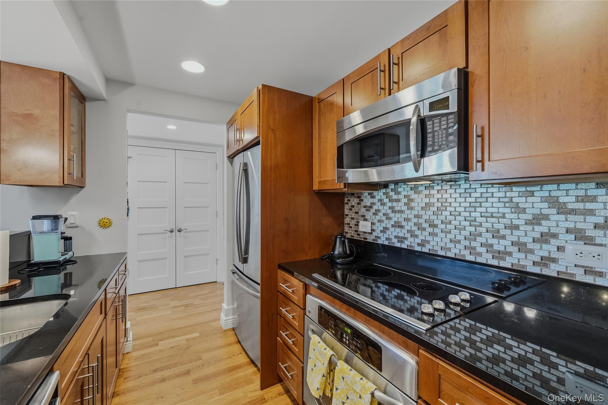 225 Stanley Avenue, Unit 121 photo 7