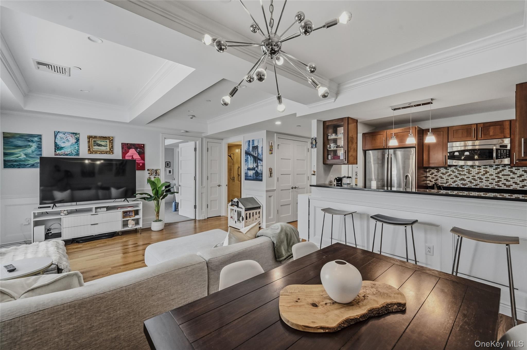 225 Stanley Avenue, Unit 121 photo 3