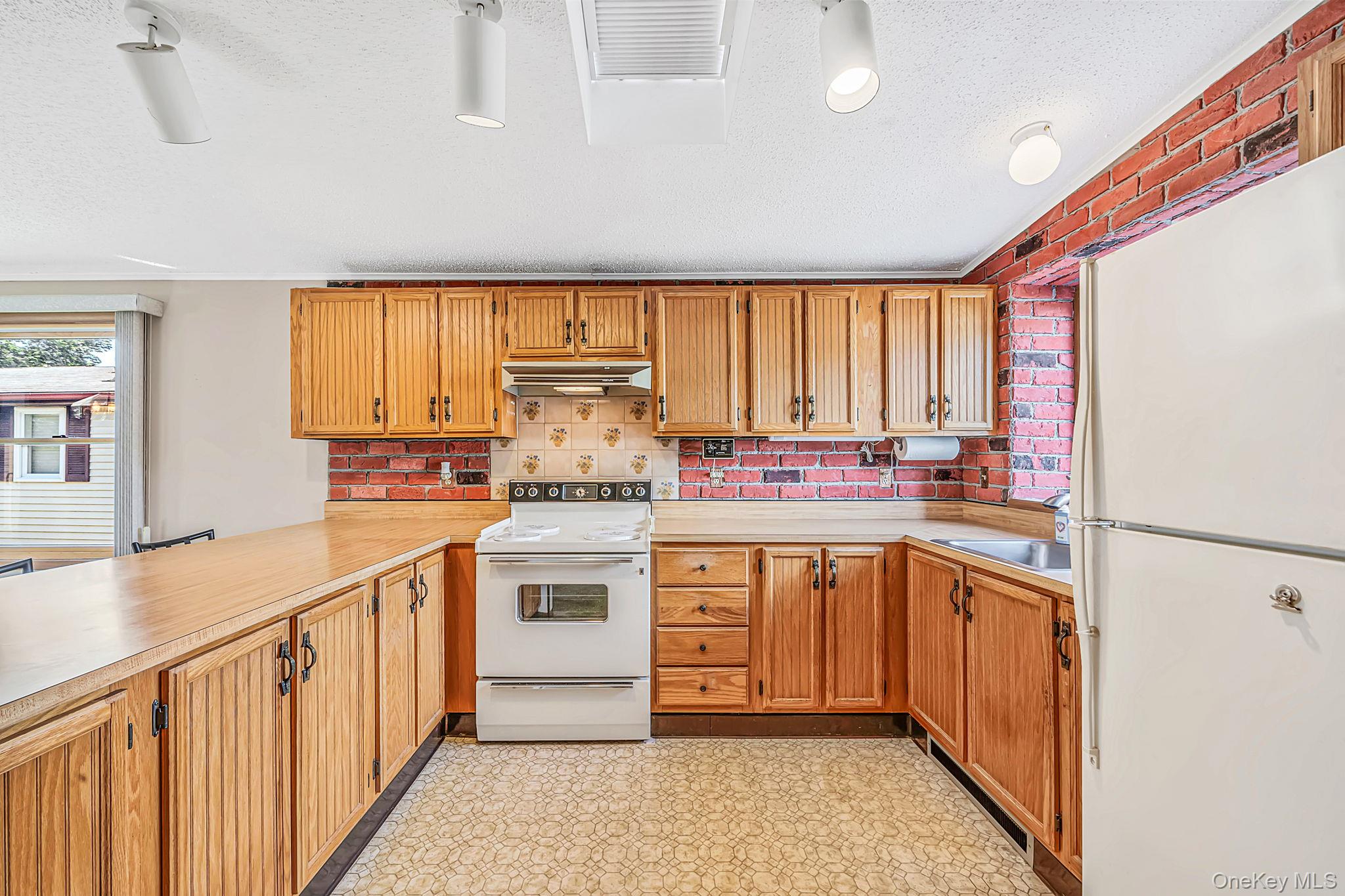 17 Dogwood Lane – For Sale photo 3