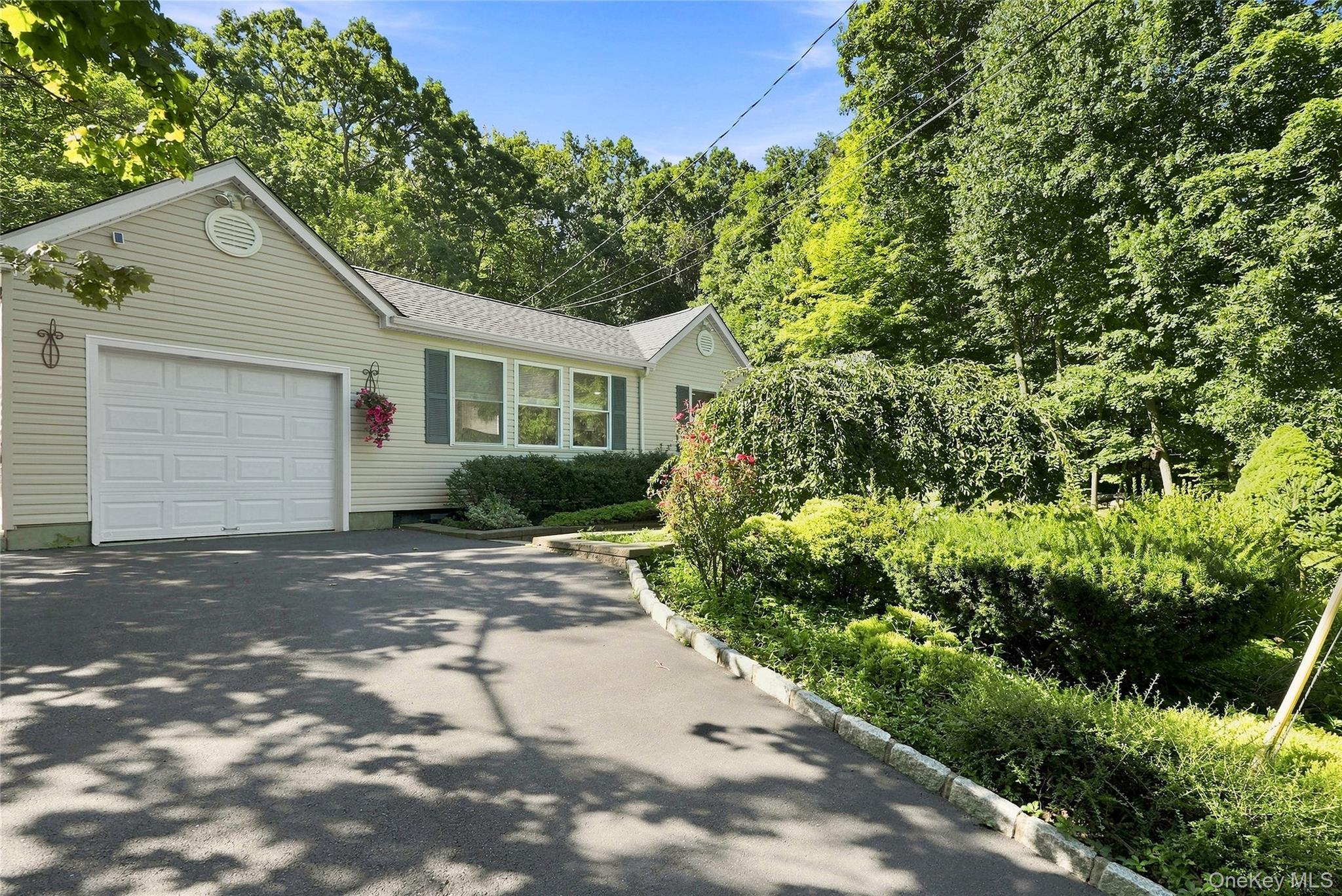5 Mountain Drive – For Sale photo 3