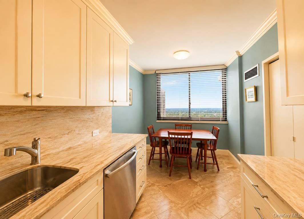 26910 Grand Central Parkway, Unit 30D photo 16