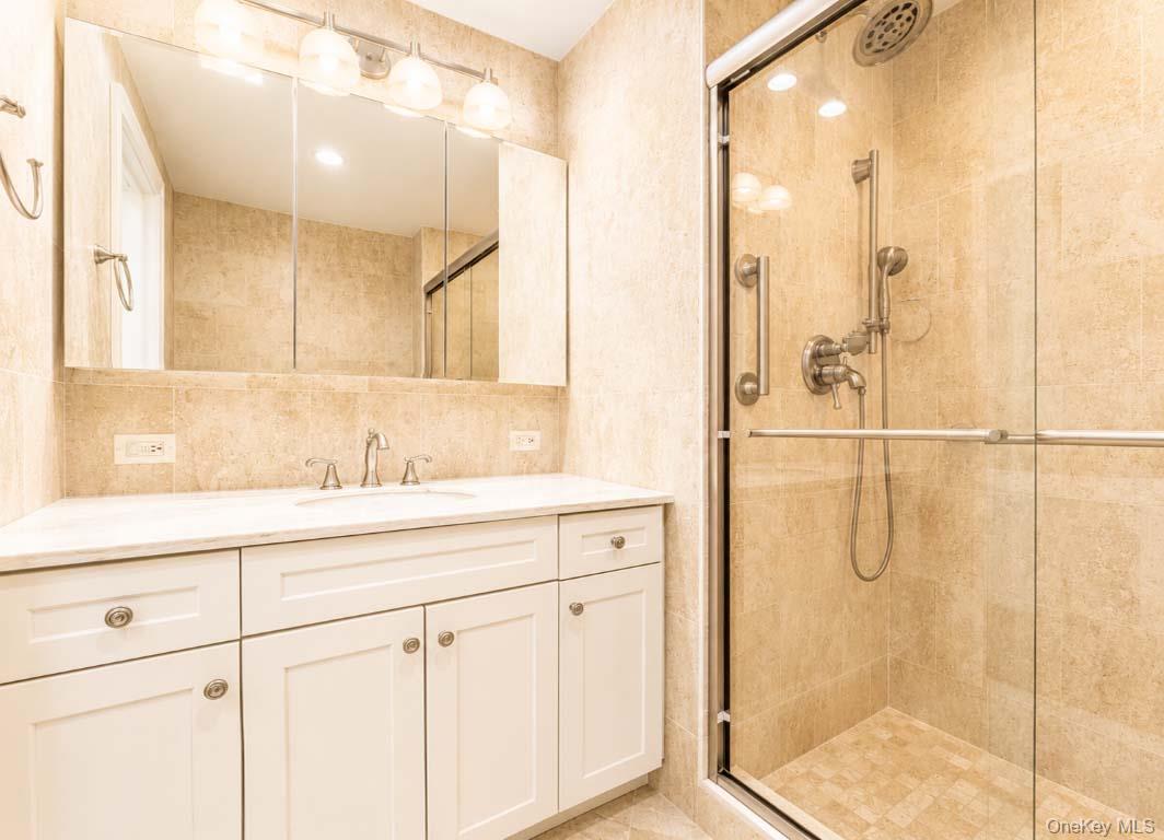 26910 Grand Central Parkway, Unit 30D photo 21
