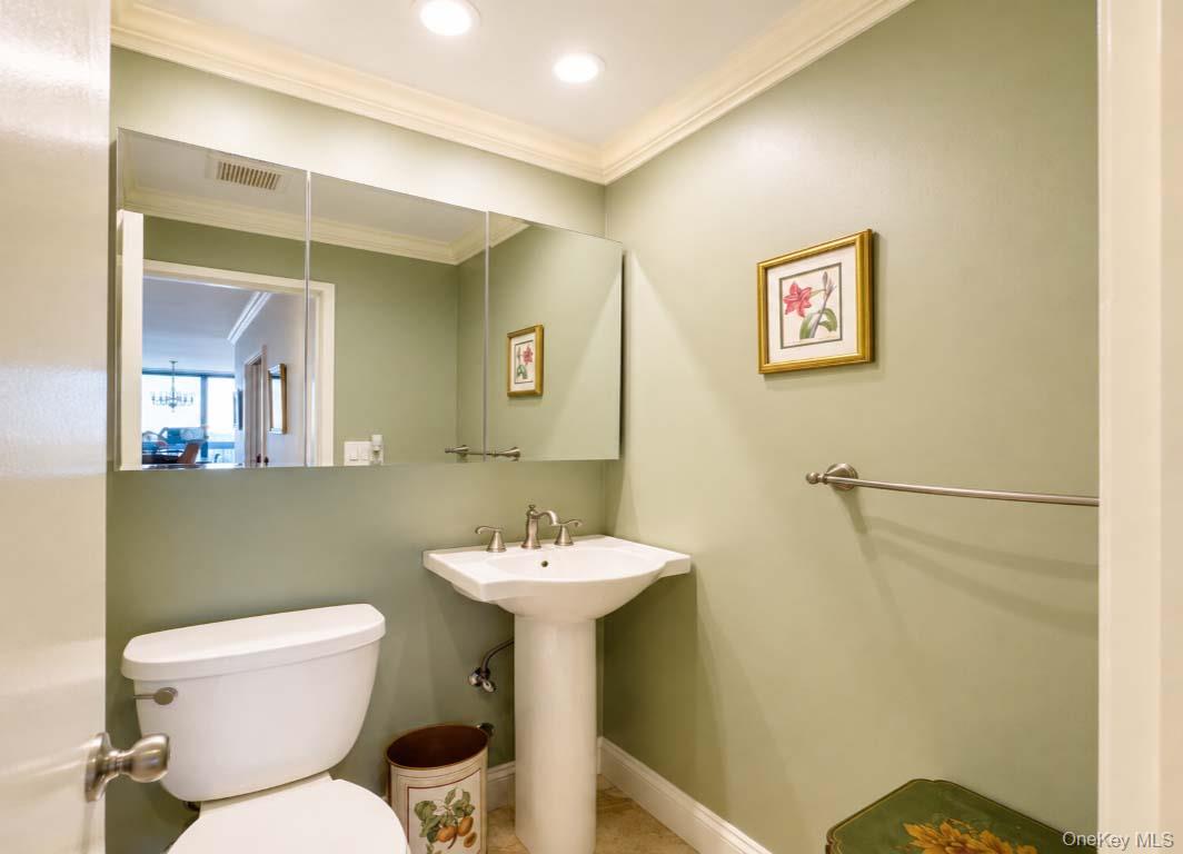 26910 Grand Central Parkway, Unit 30D photo 23