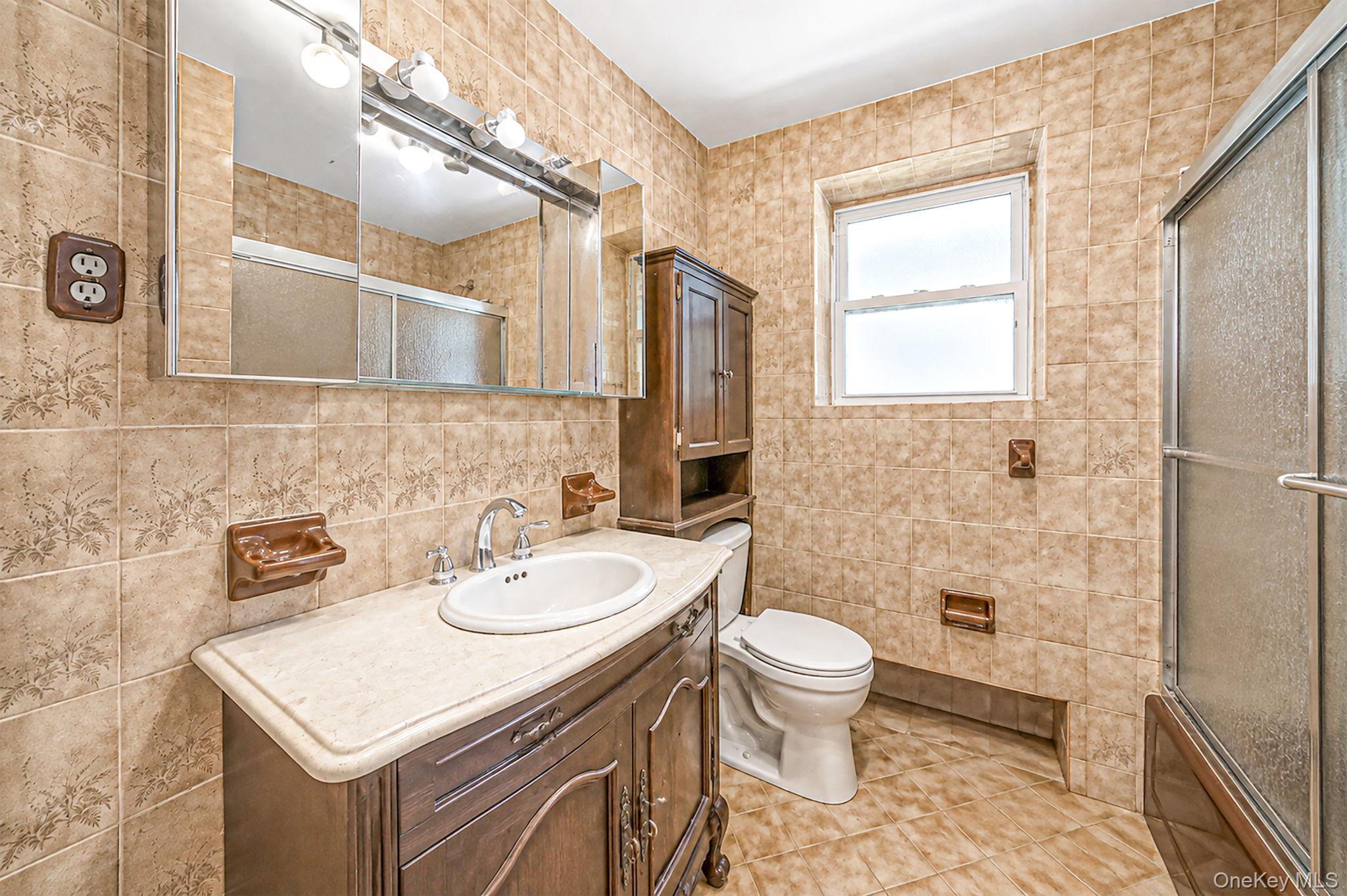 646 Clintonville Street – For Sale photo 17