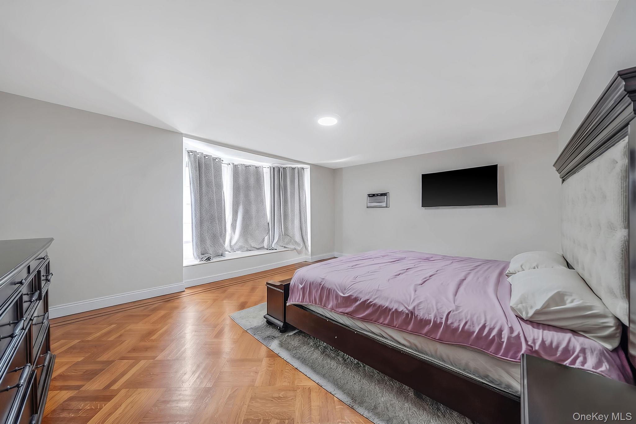 646 Clintonville Street – For Sale photo 12