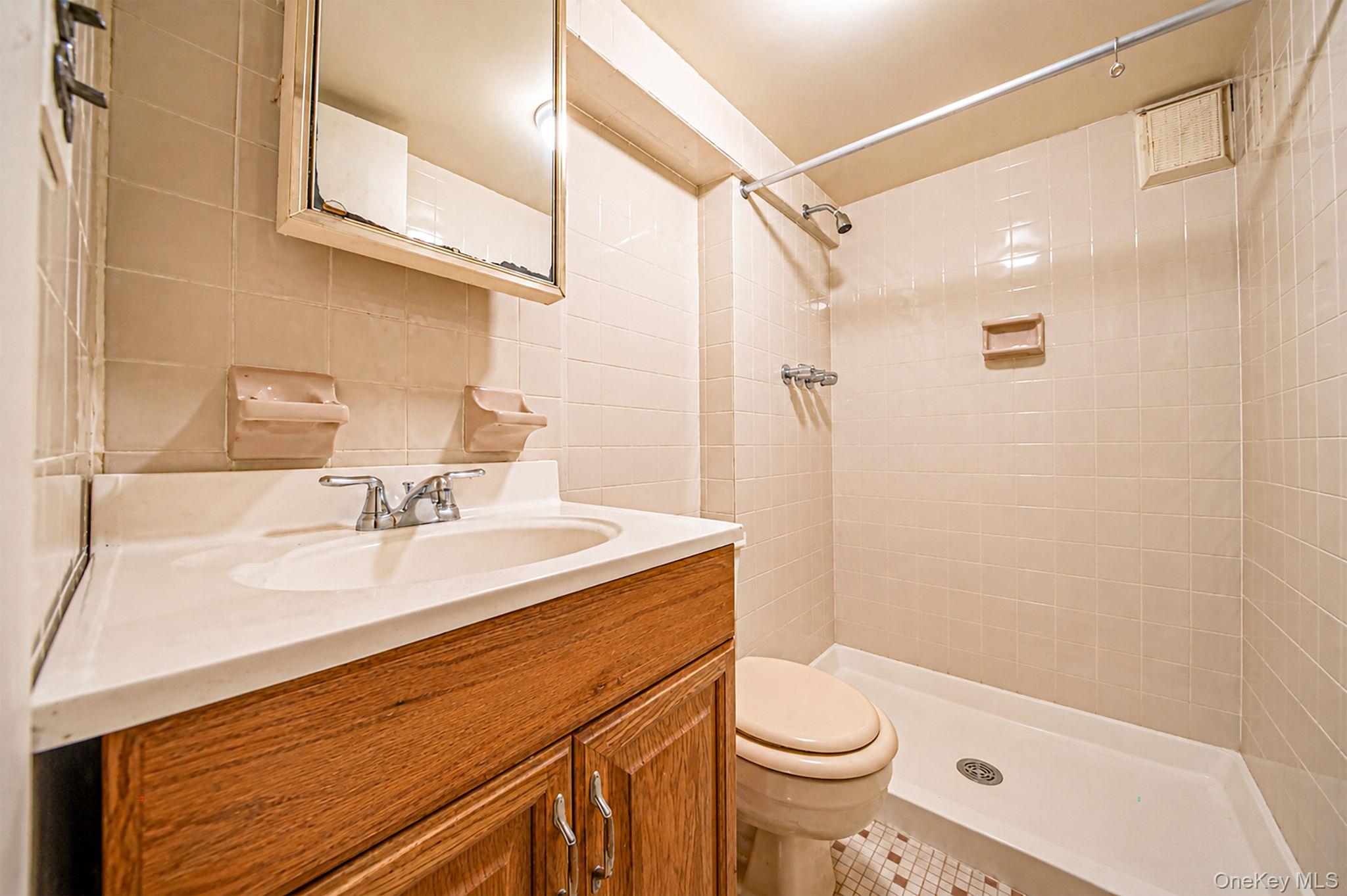 646 Clintonville Street – For Sale photo 22