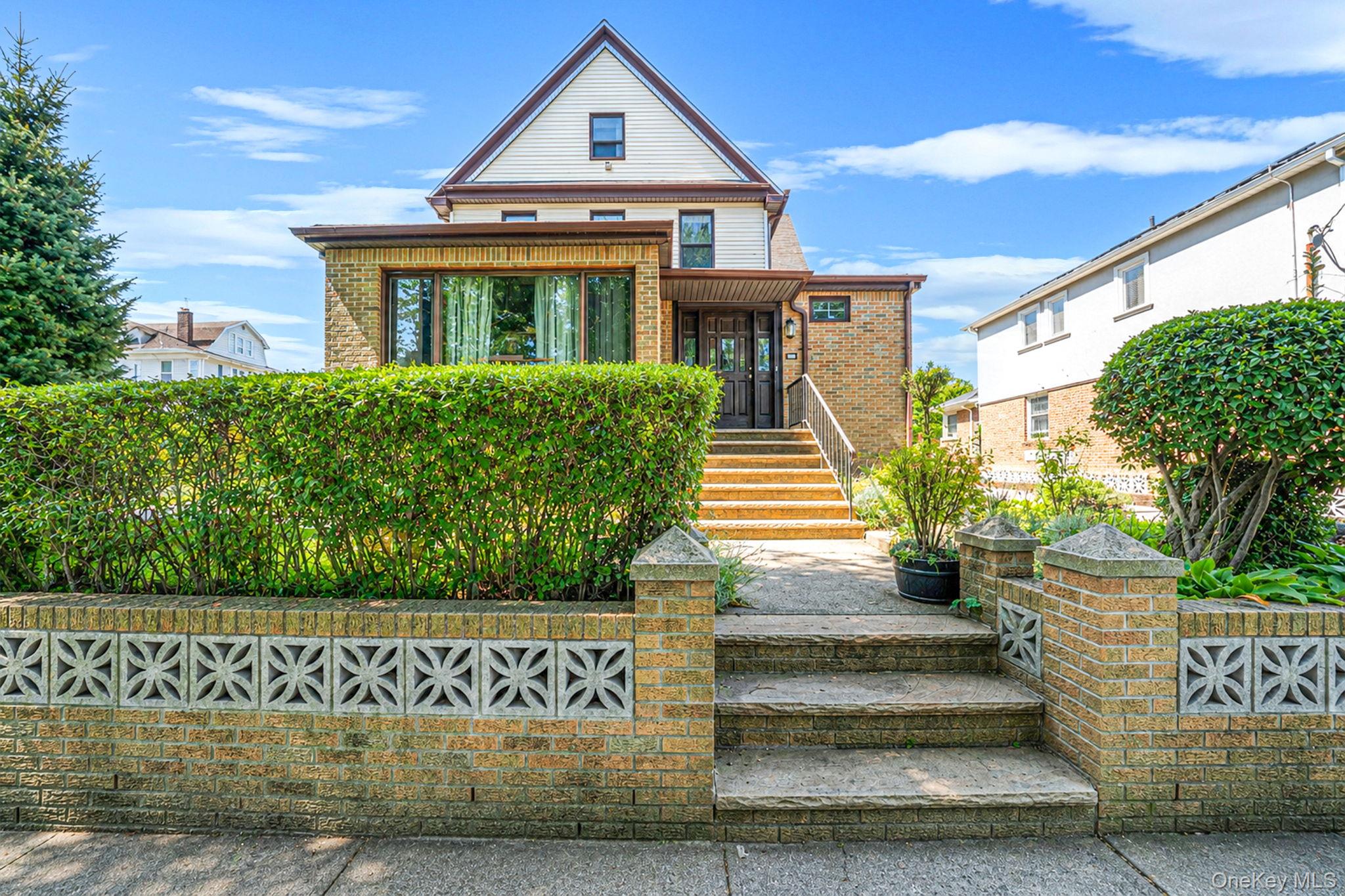 646 Clintonville Street – For Sale