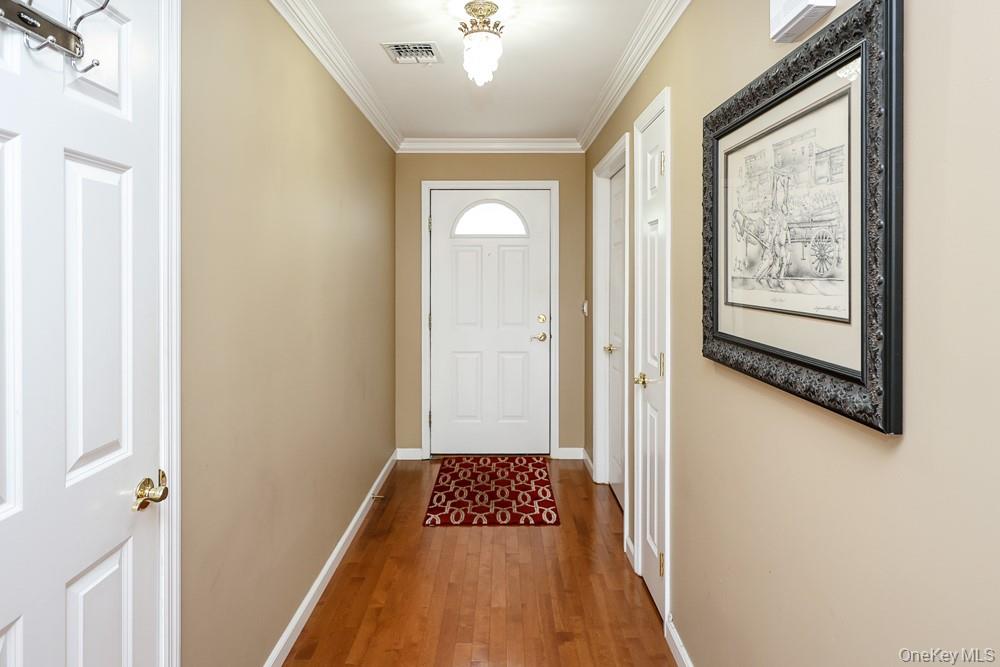1039 Savoy Drive – For Sale photo 3