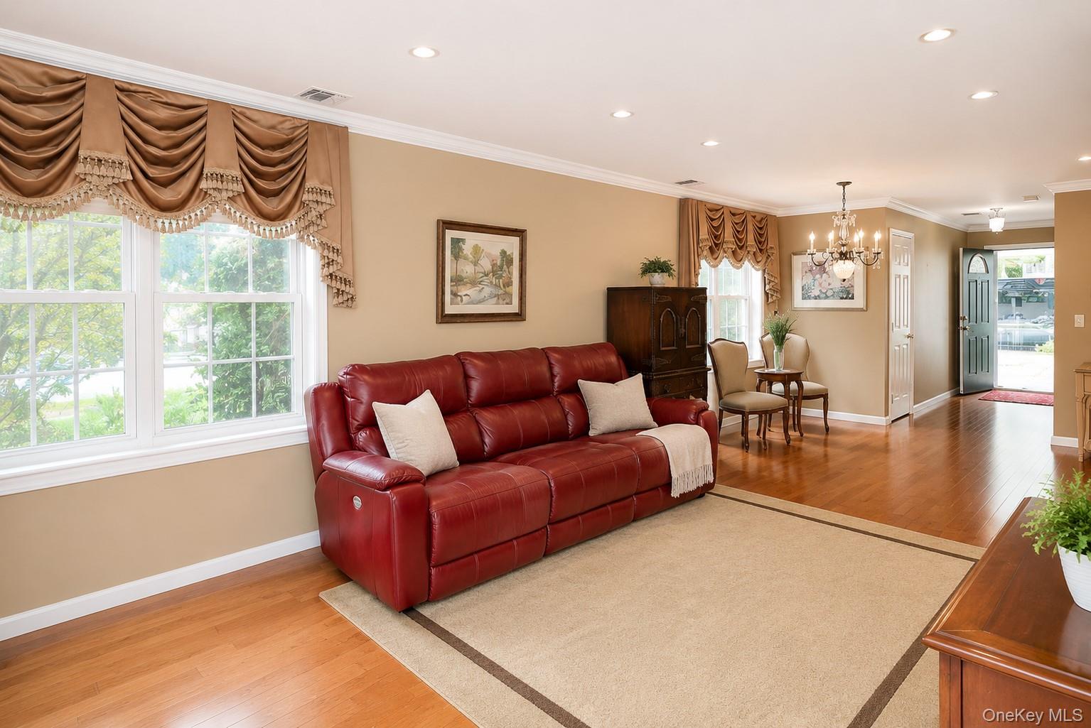 1039 Savoy Drive – For Sale photo 9