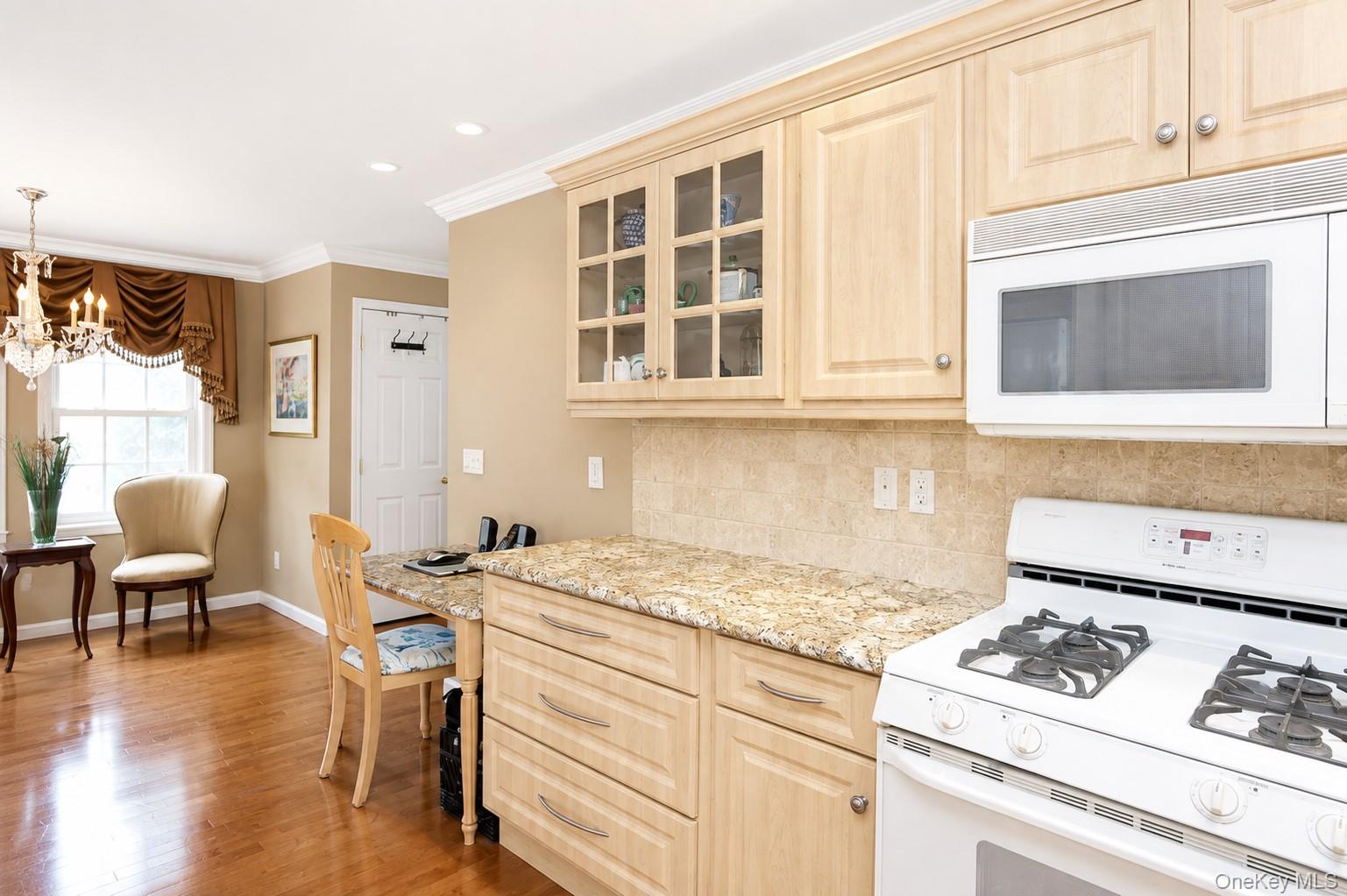 1039 Savoy Drive – For Sale photo 6