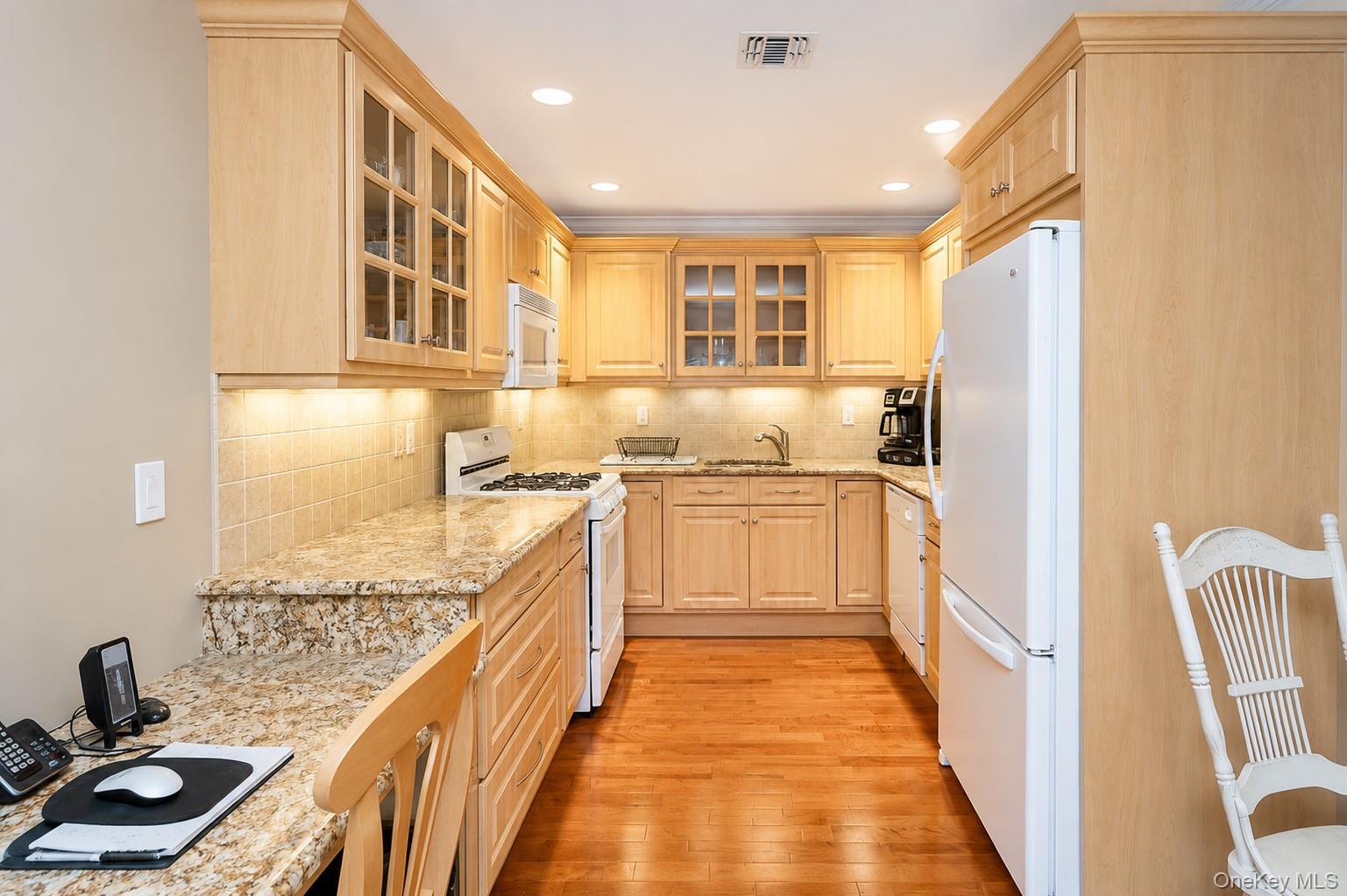 1039 Savoy Drive – For Sale photo 7
