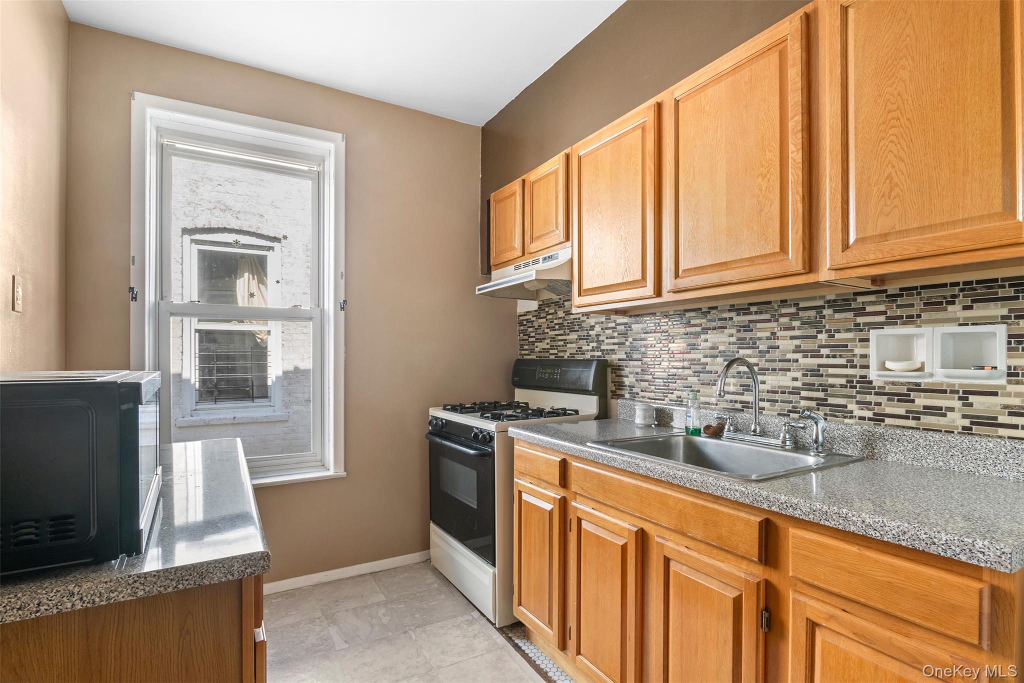 1538 W 11th Street – For Sale photo 11