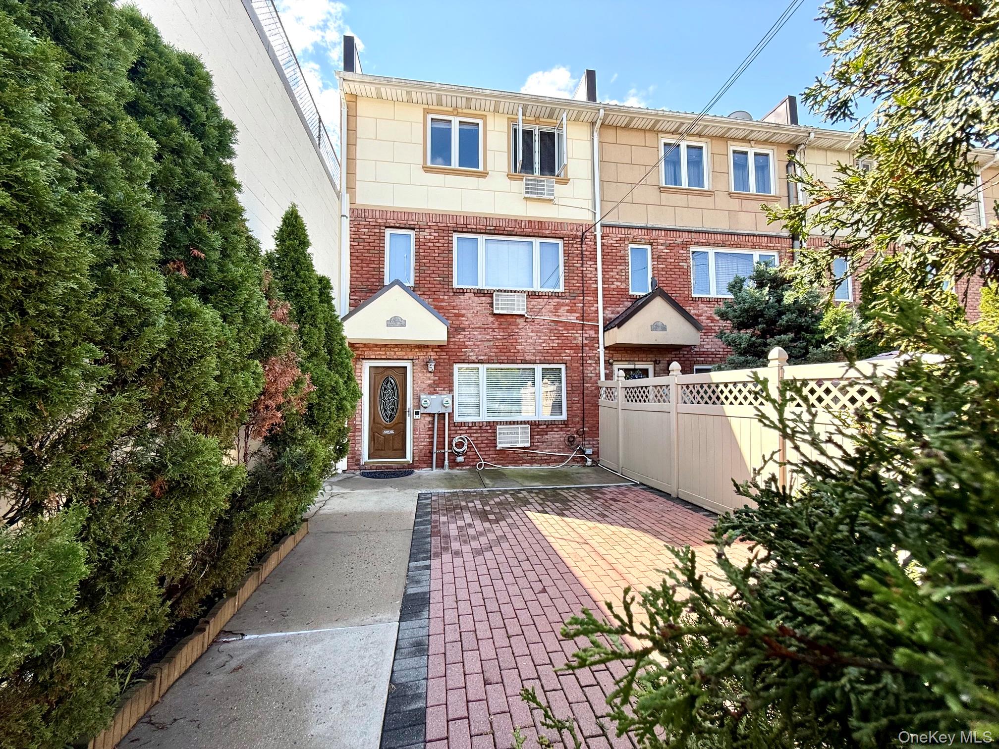 6542 Metropolitan Avenue – For Sale photo 21