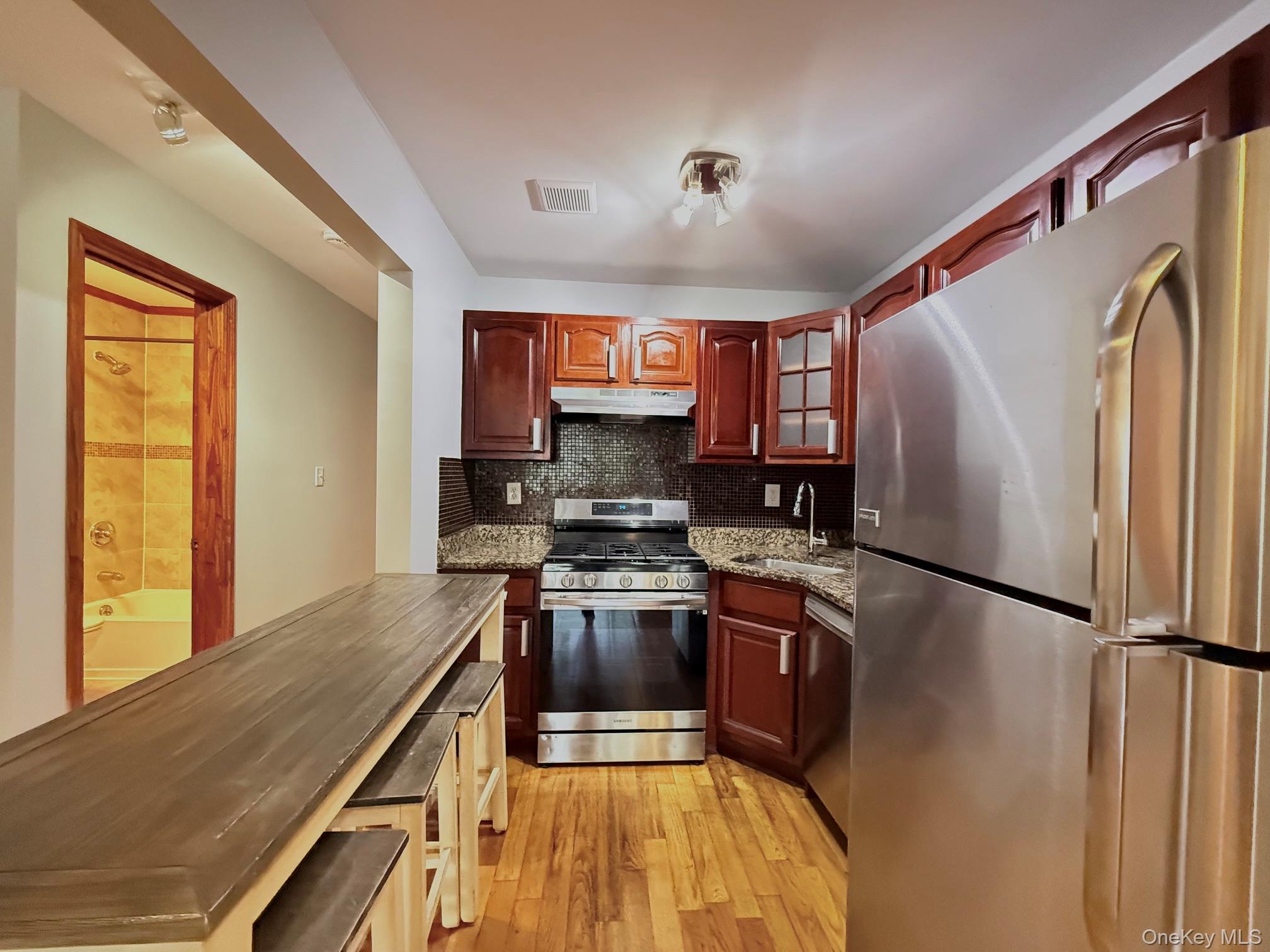 6542 Metropolitan Avenue – For Sale photo 9